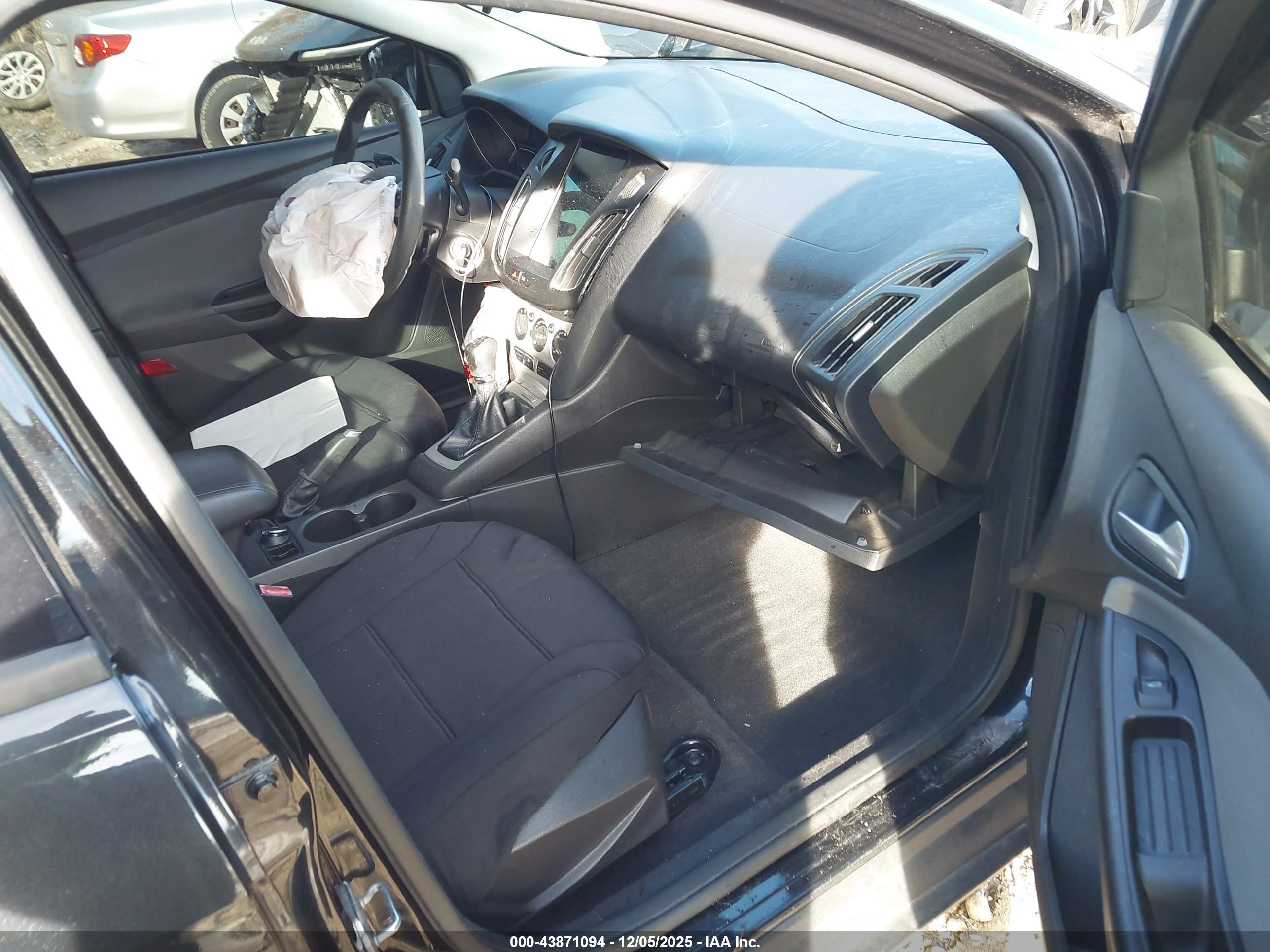 FORD FOCUS image 5