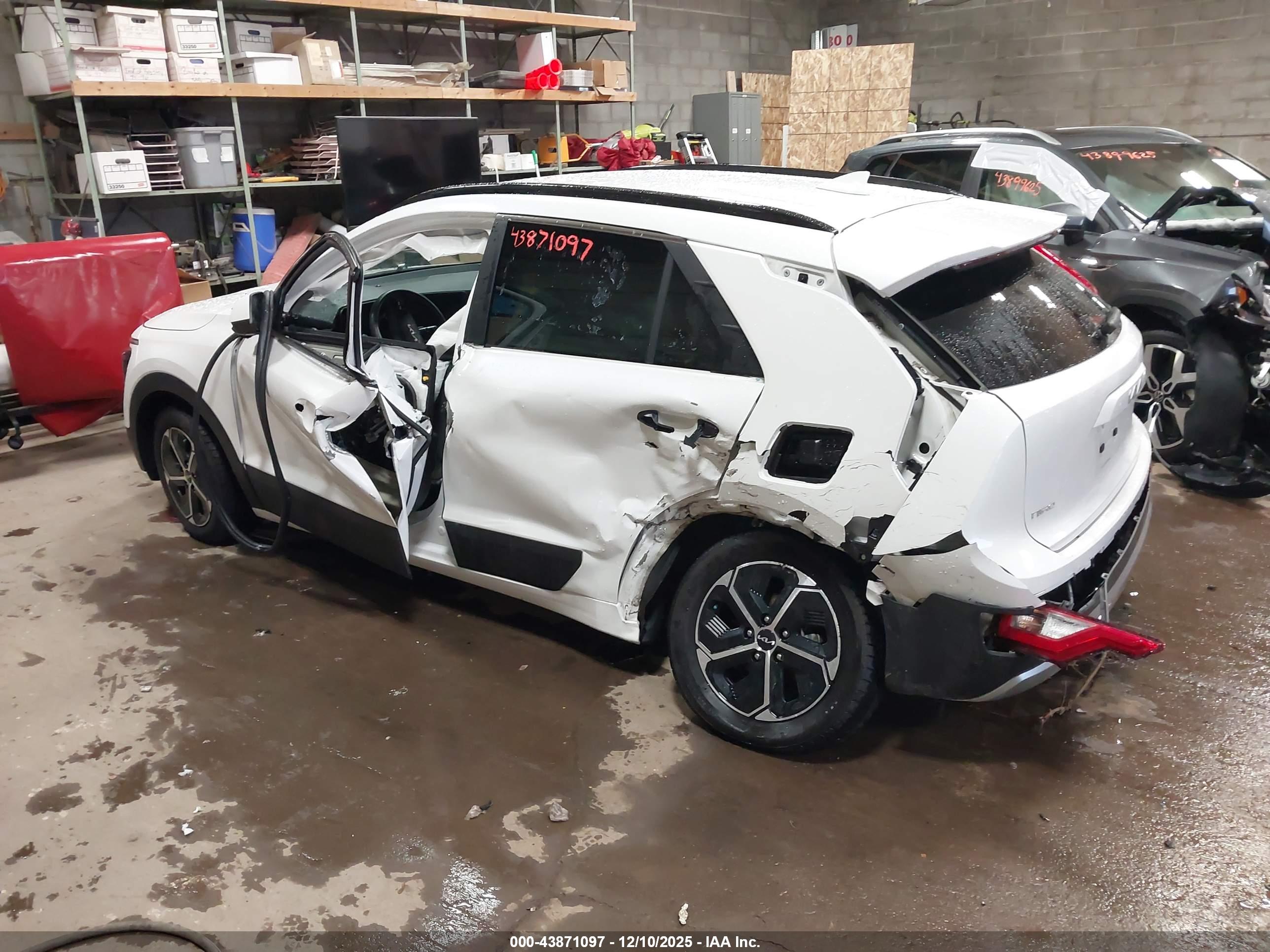 KIA NIRO image 3