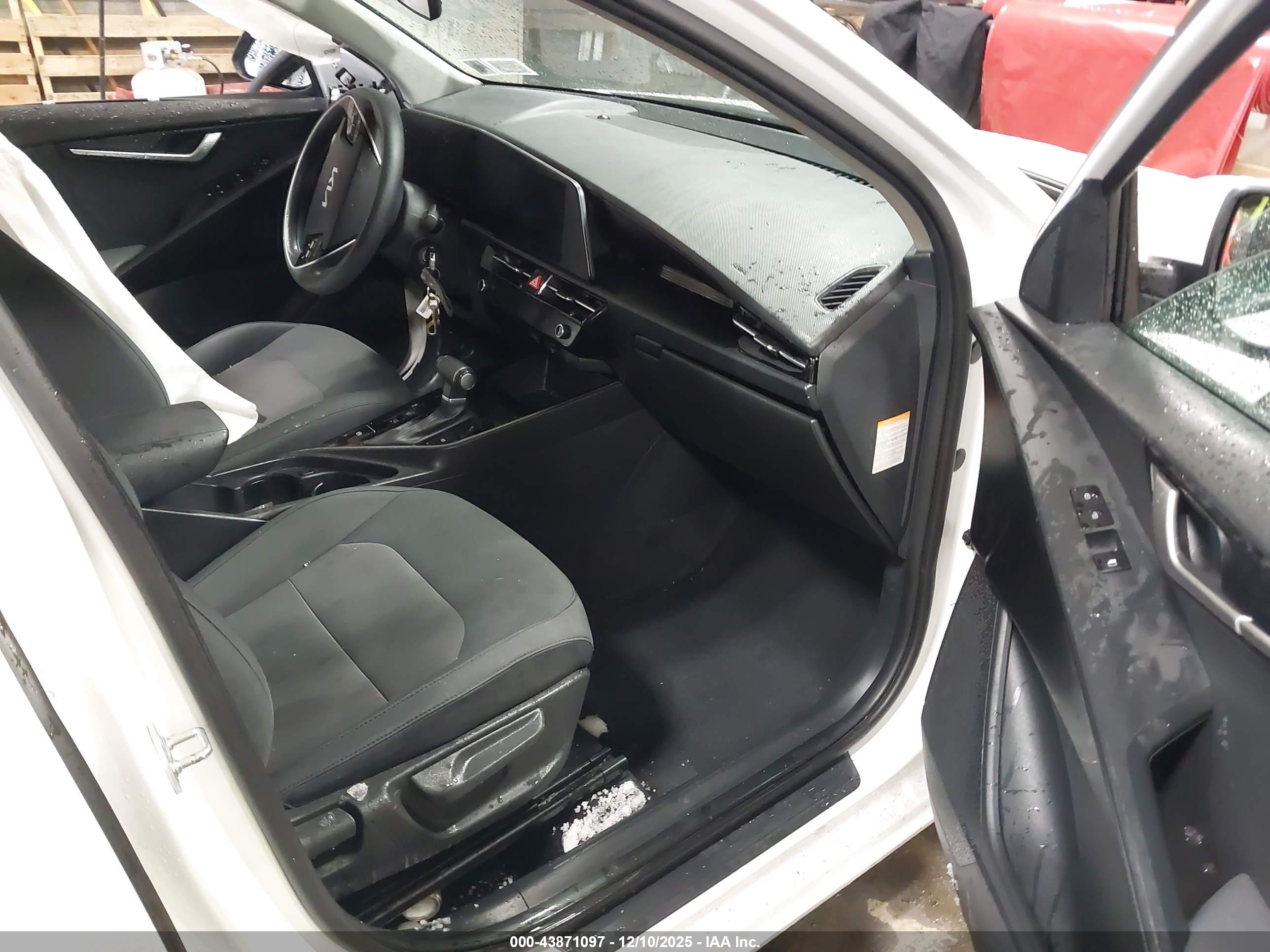 KIA NIRO image 5
