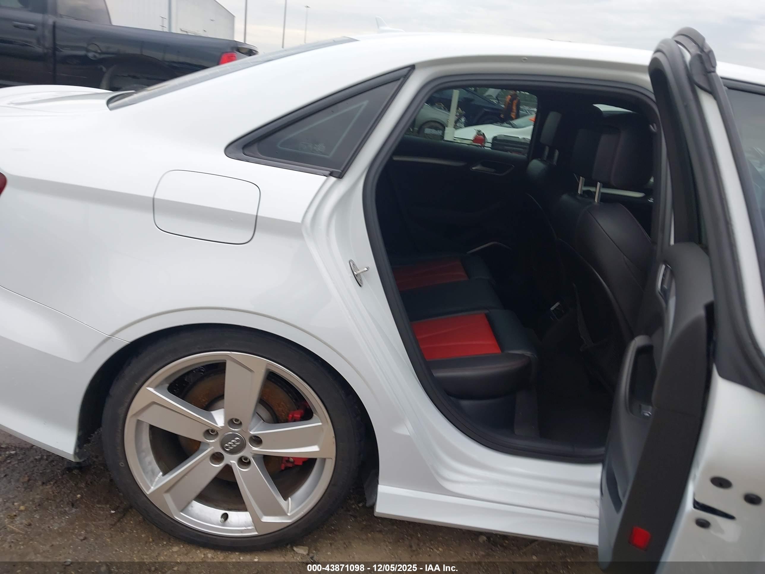 AUDI S3 image 8