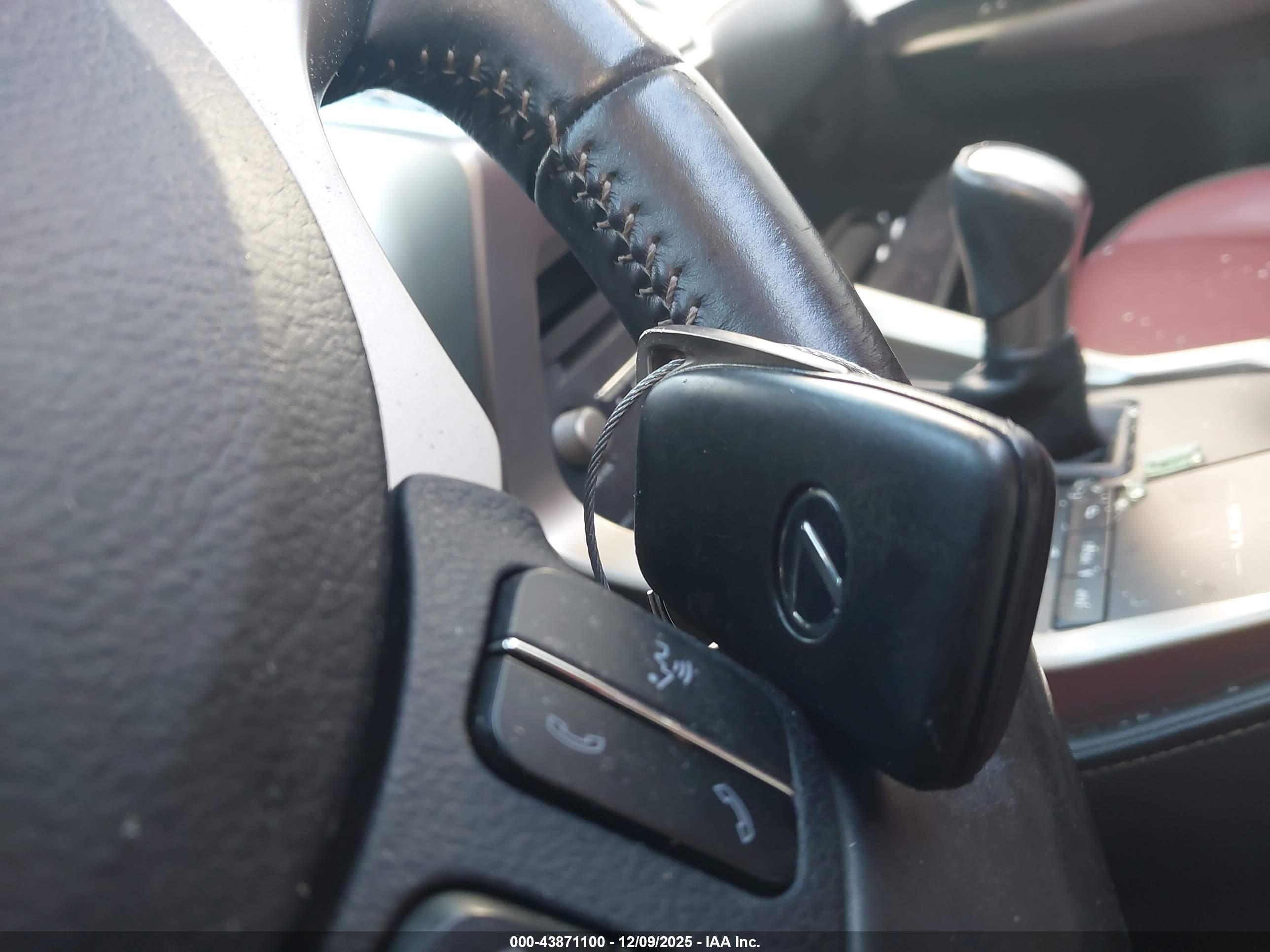 LEXUS NX image 11