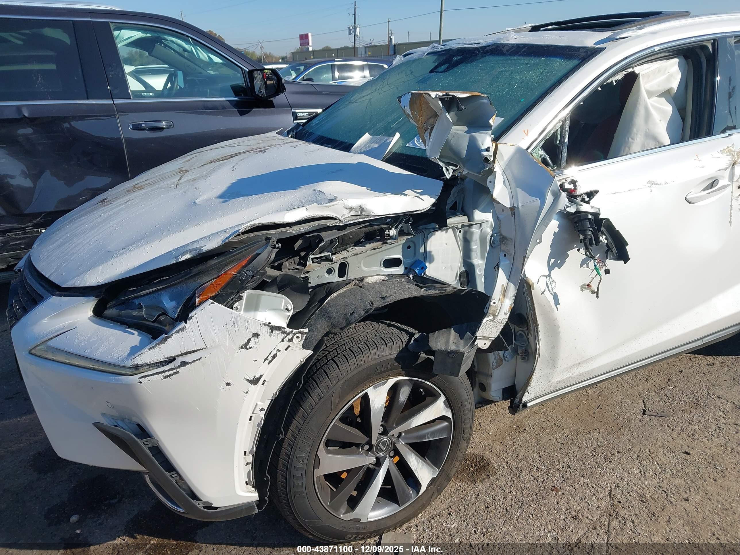 LEXUS NX image 6