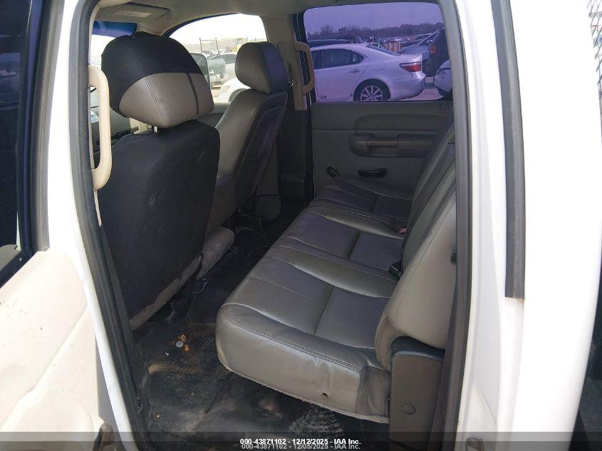 CHEVROLET SILVERADO image 7
