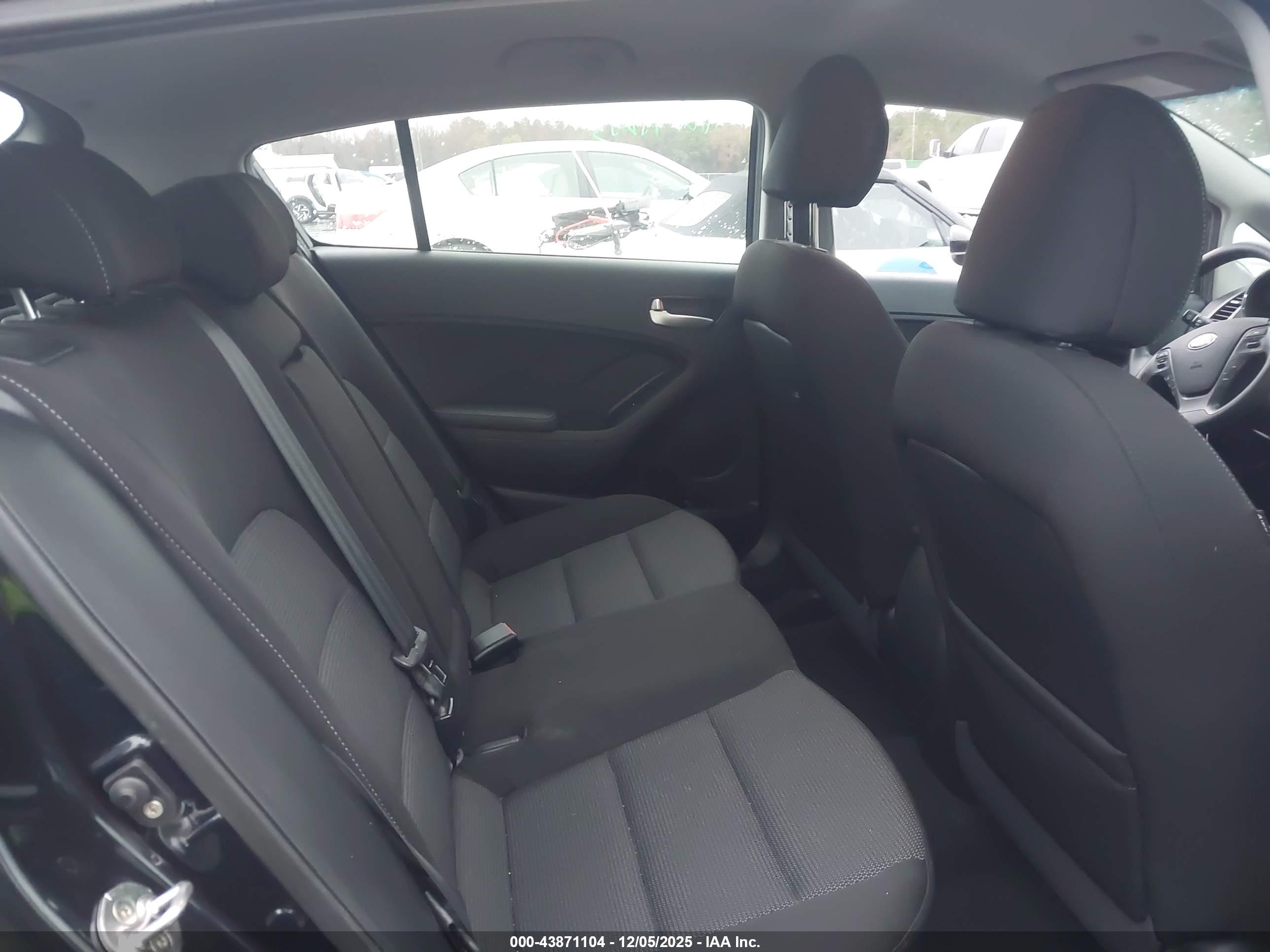 KIA FORTE image 8