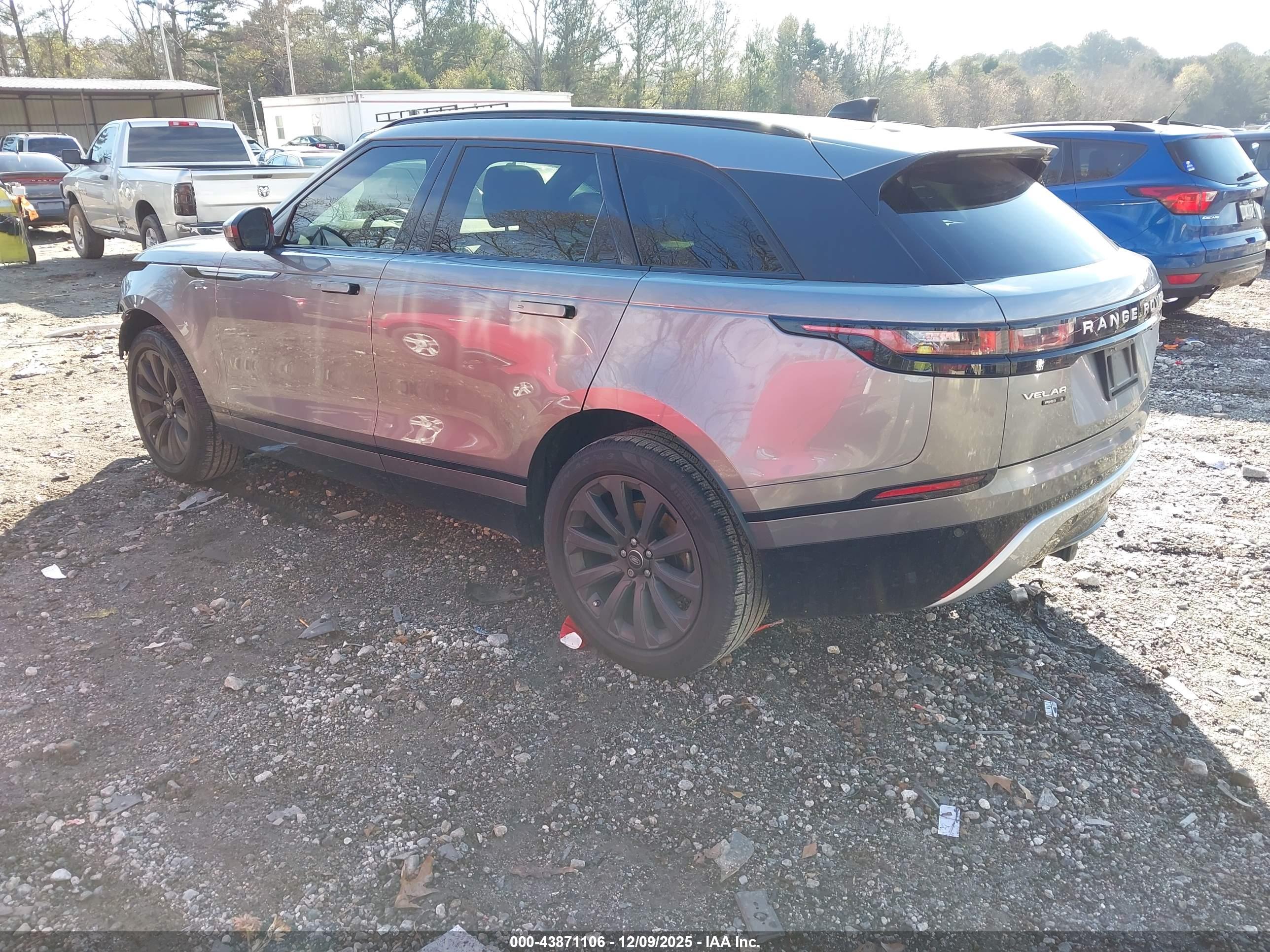 LAND ROVER image 3