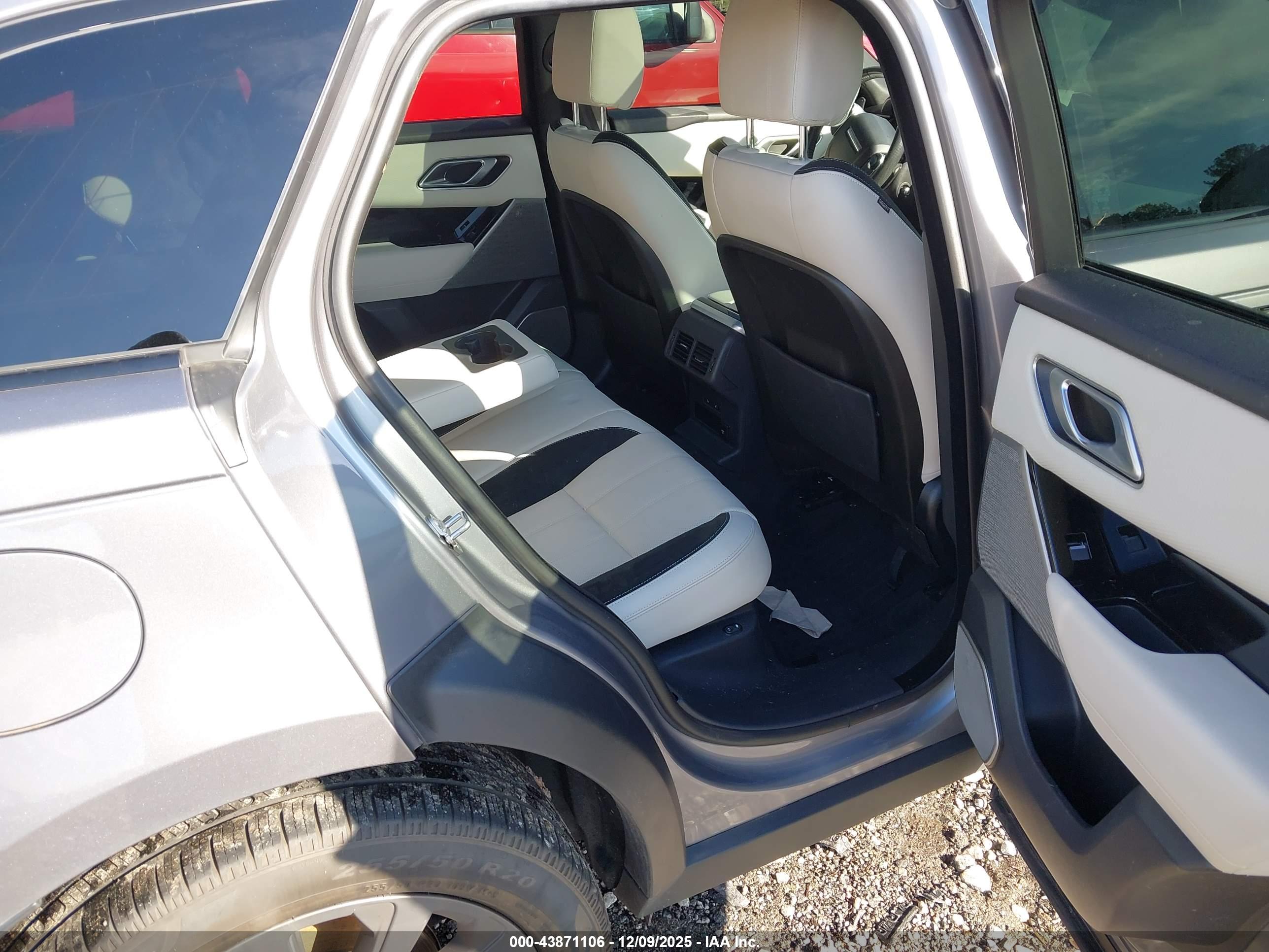 LAND ROVER image 8