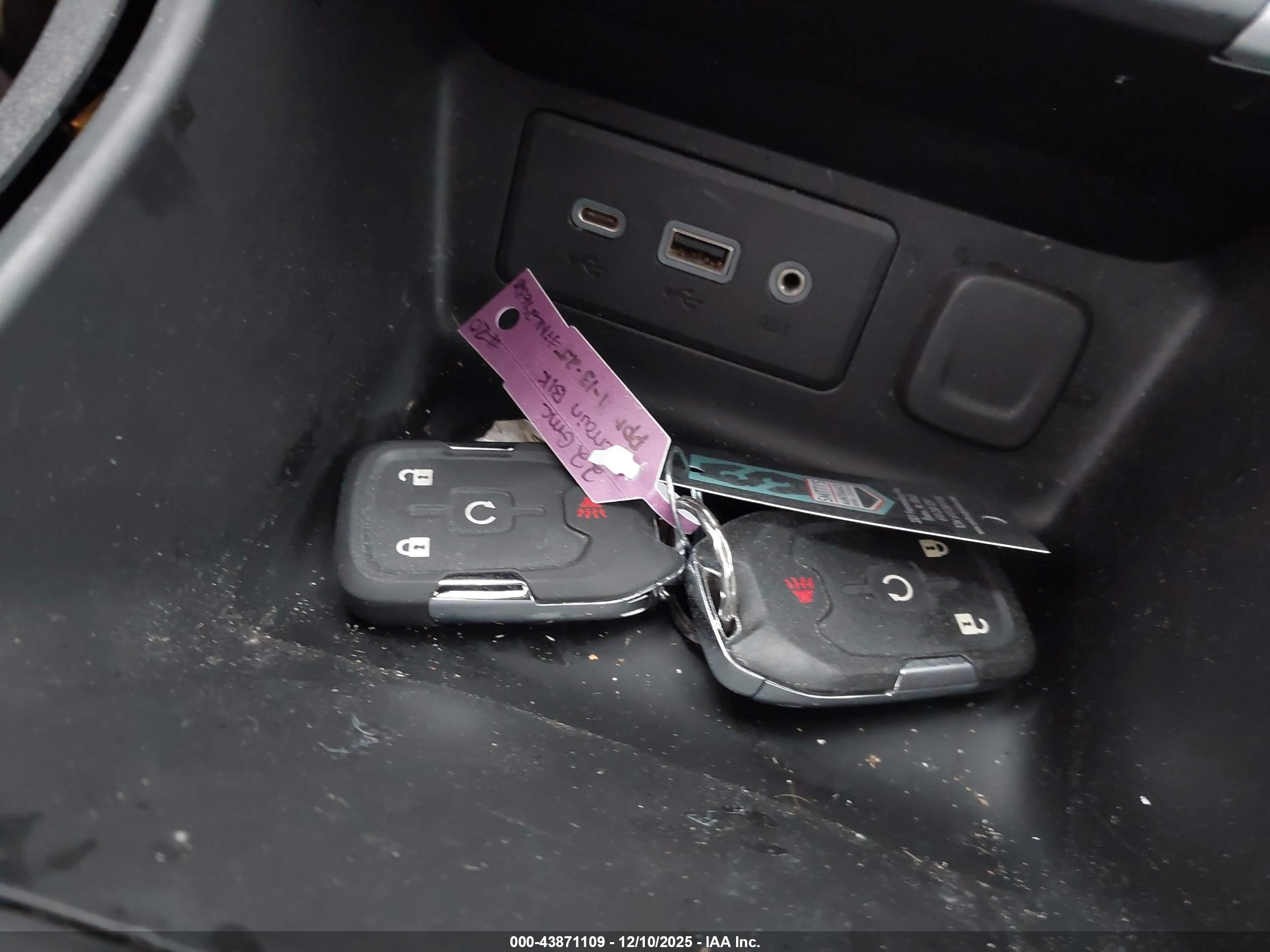 GMC TERRAIN image 11