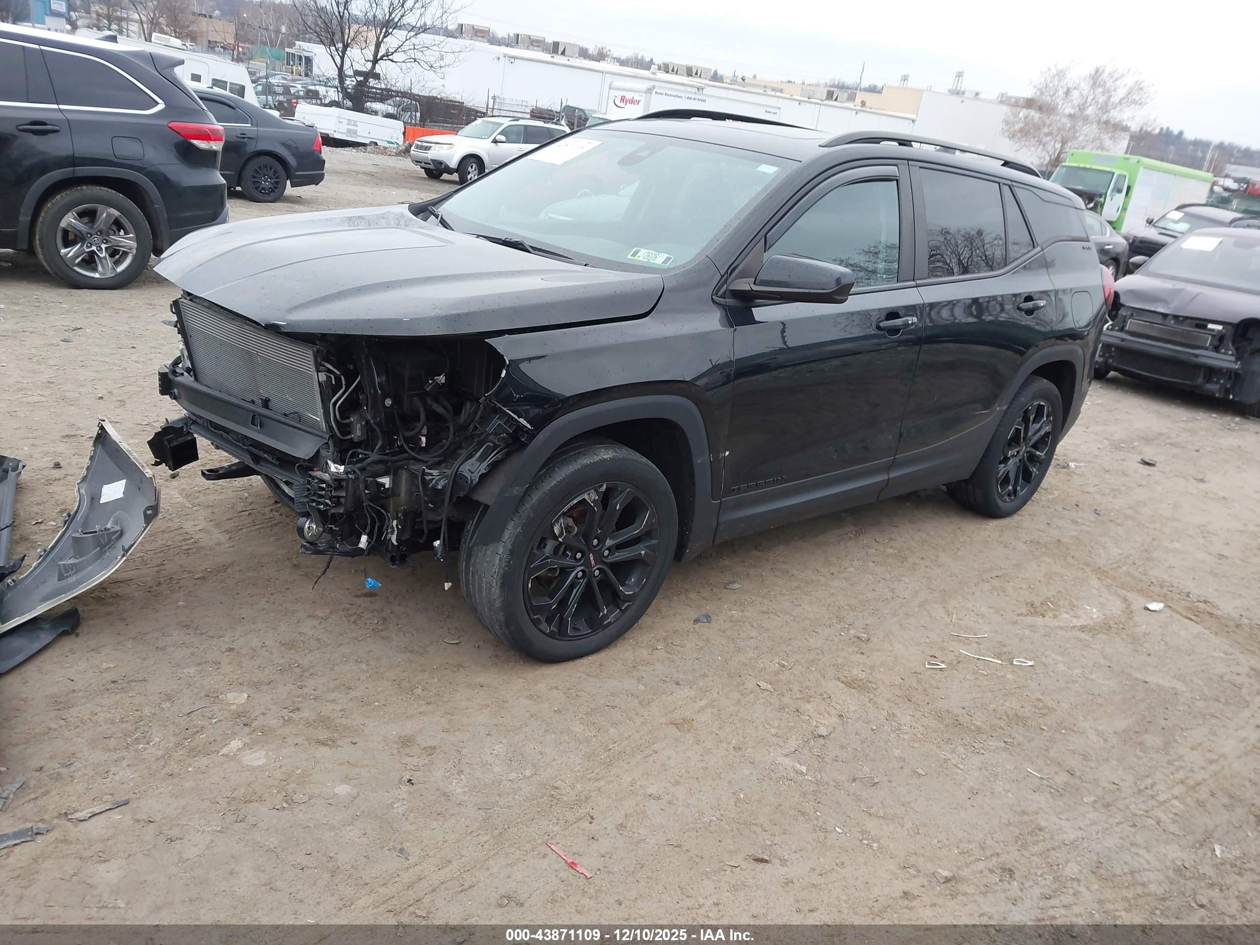 GMC TERRAIN image 2