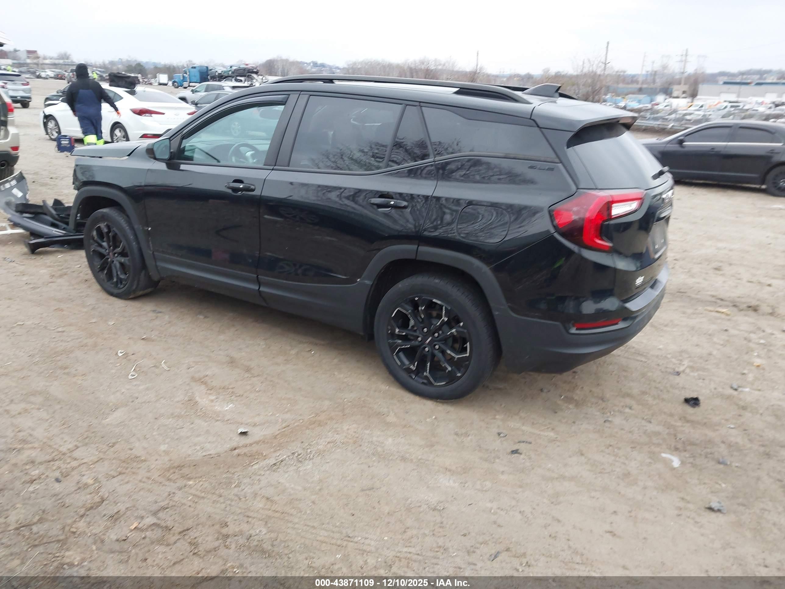 GMC TERRAIN image 3