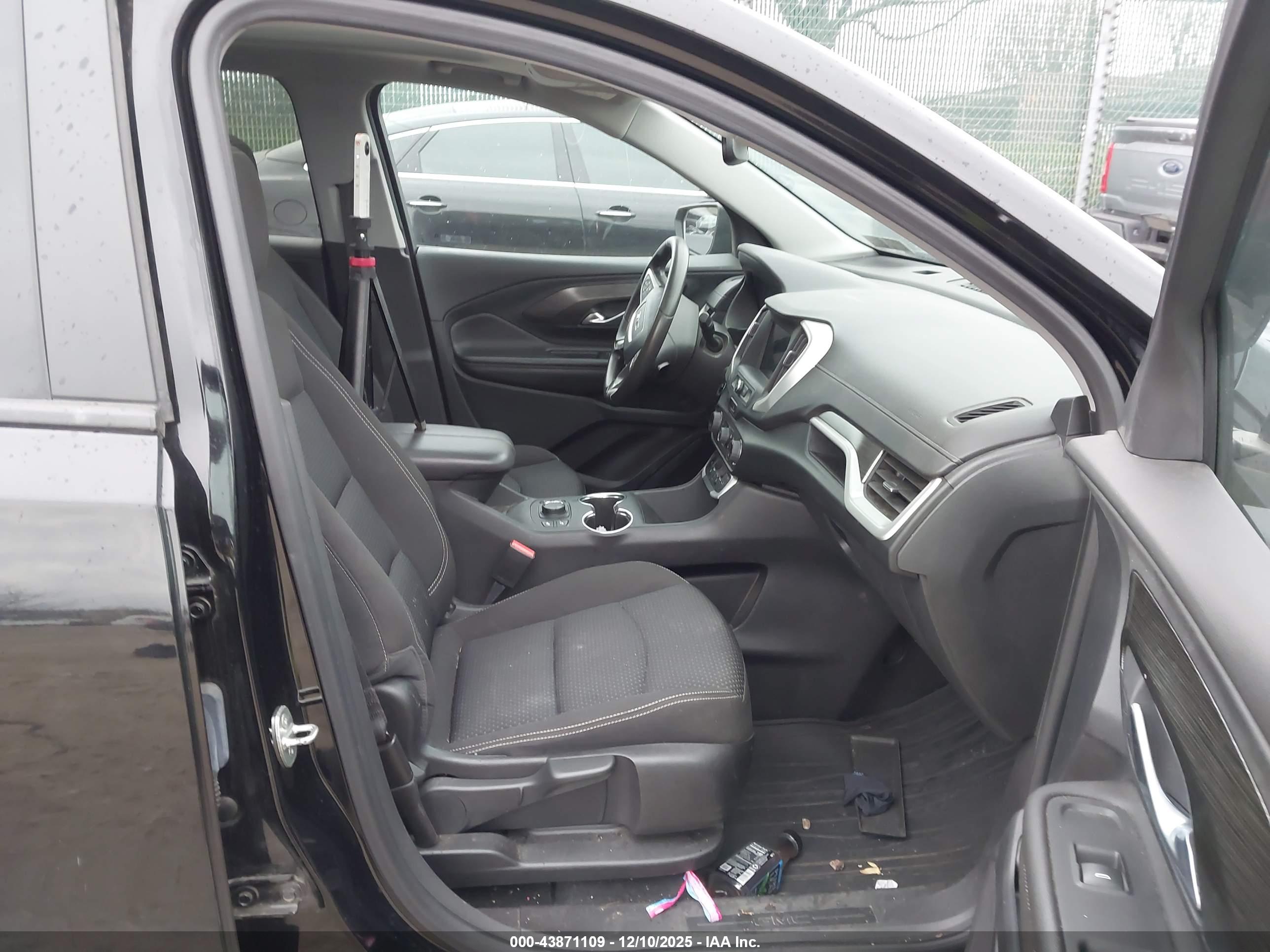 GMC TERRAIN image 5