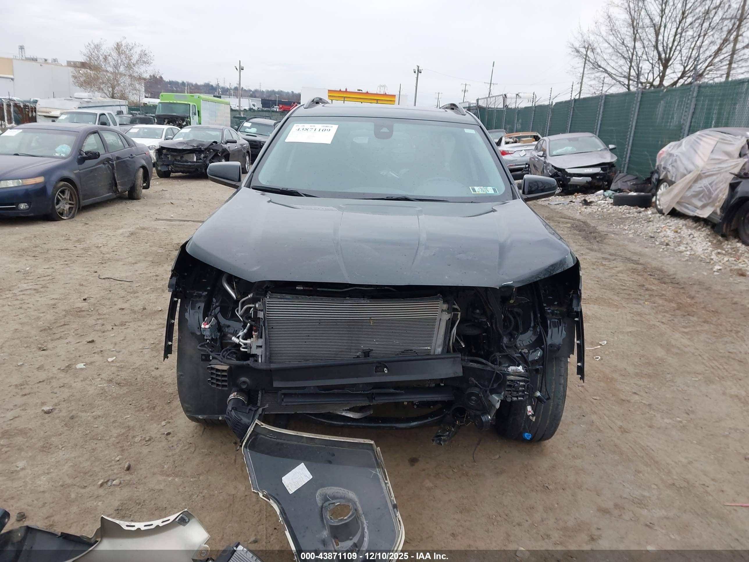 GMC TERRAIN image 6