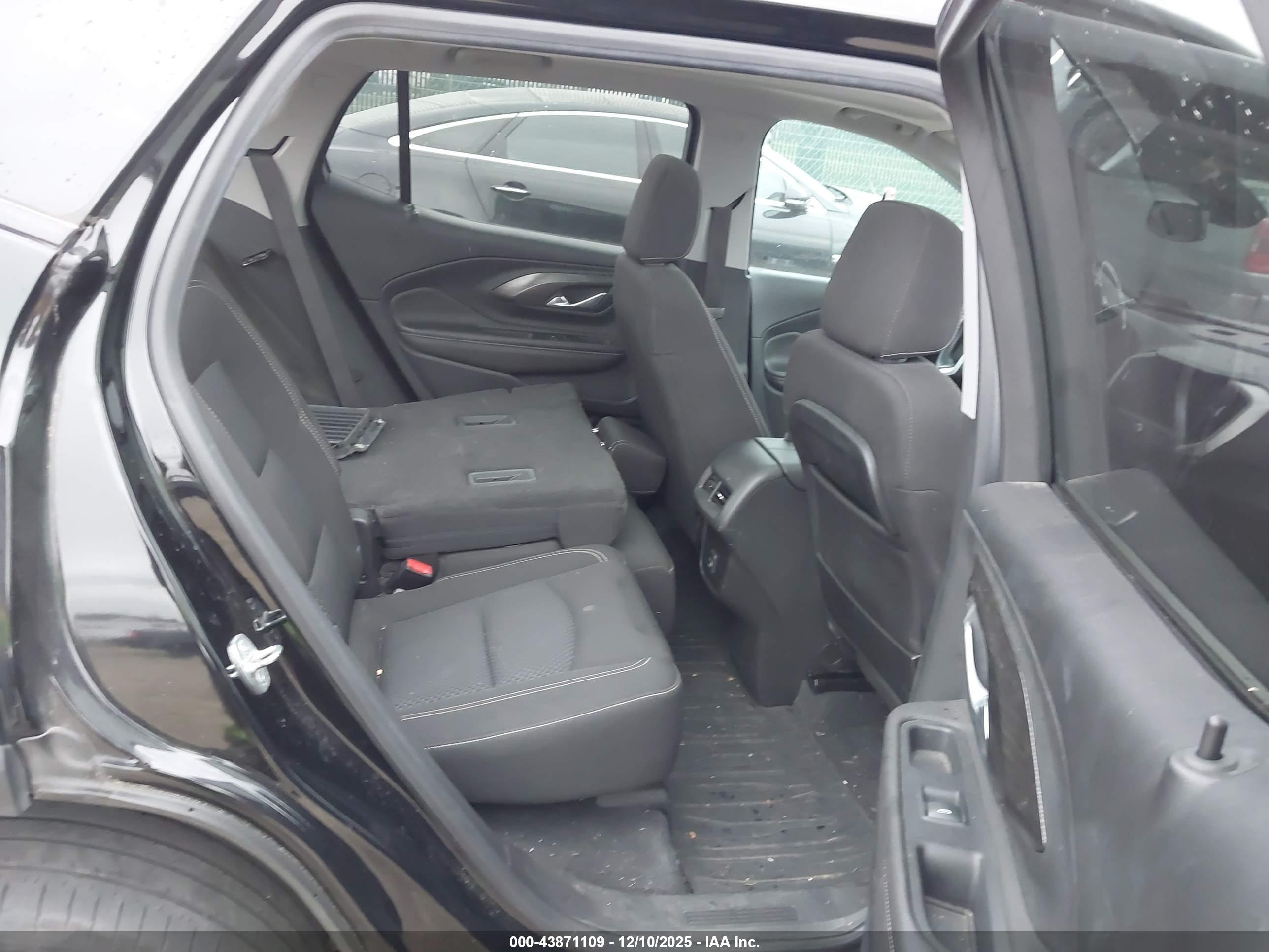 GMC TERRAIN image 8