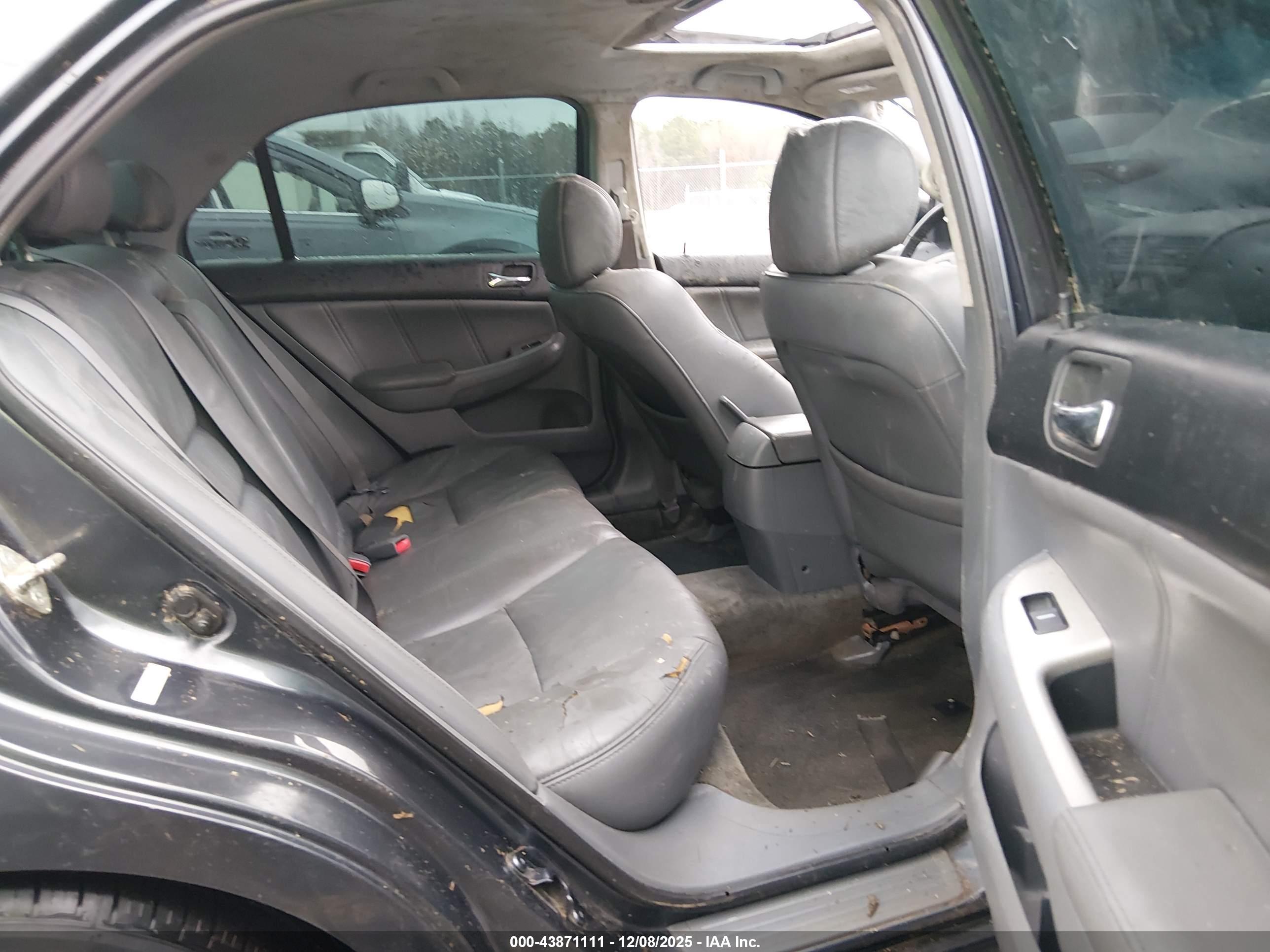 HONDA ACCORD image 8