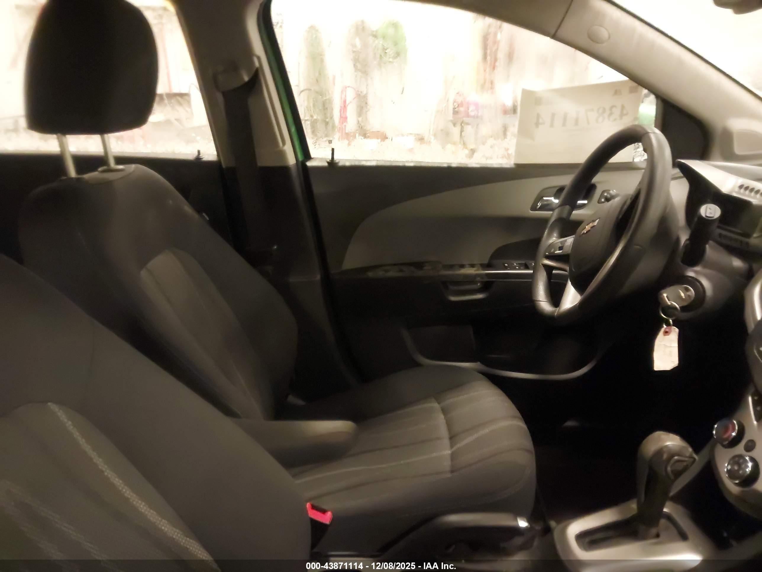 CHEVROLET SONIC image 5