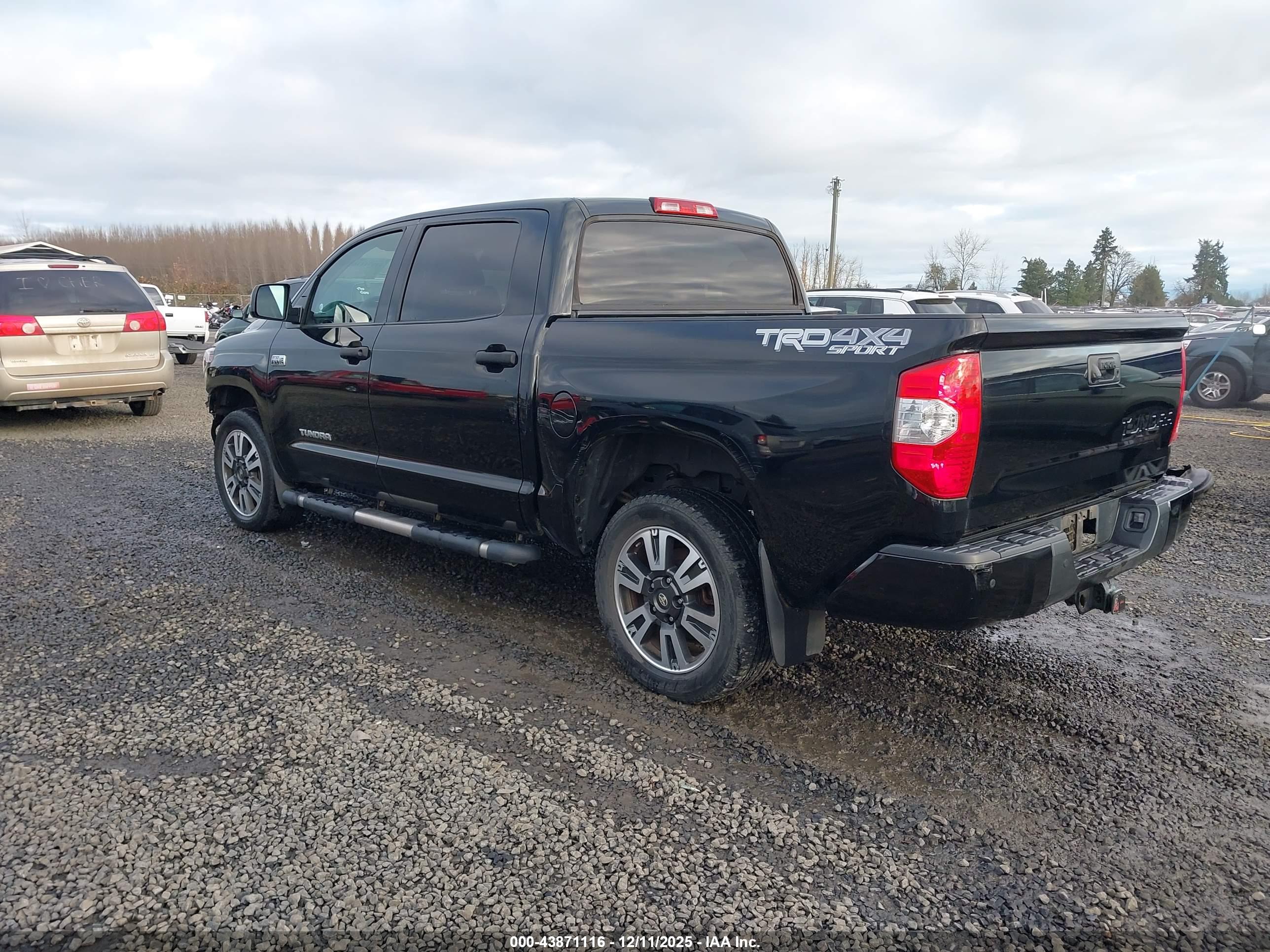 TOYOTA TUNDRA image 3