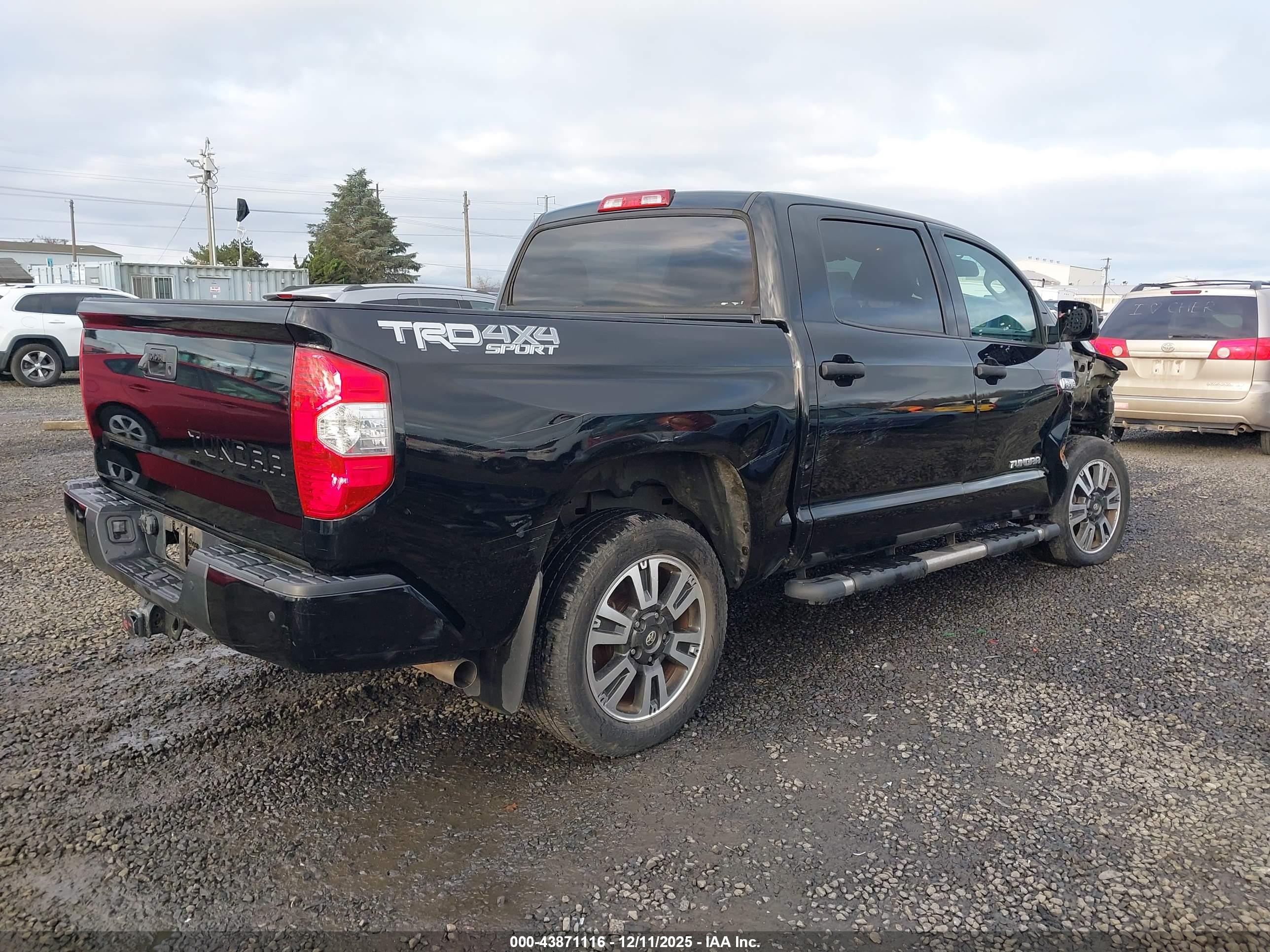 TOYOTA TUNDRA image 4