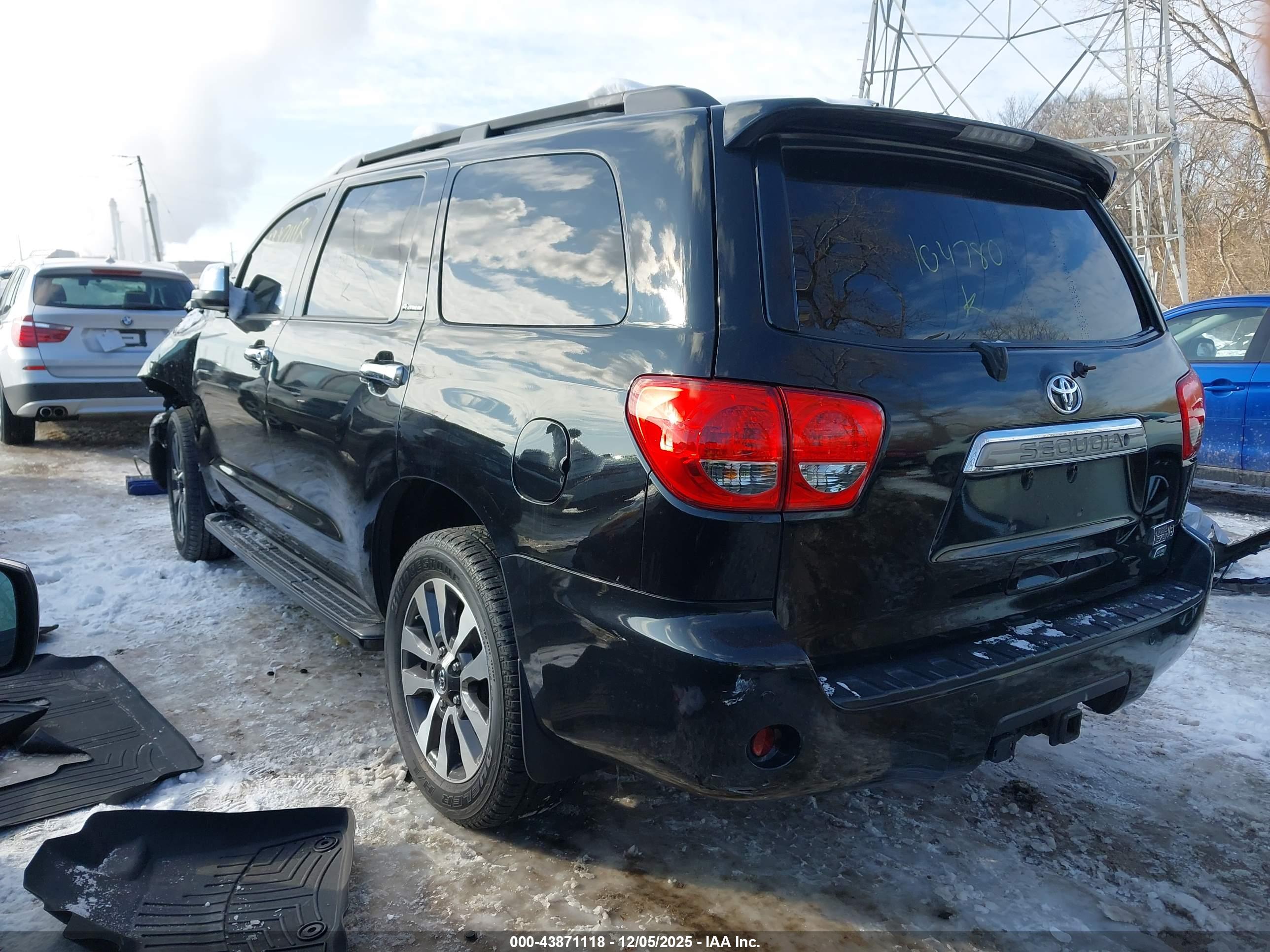 TOYOTA SEQUOIA image 3