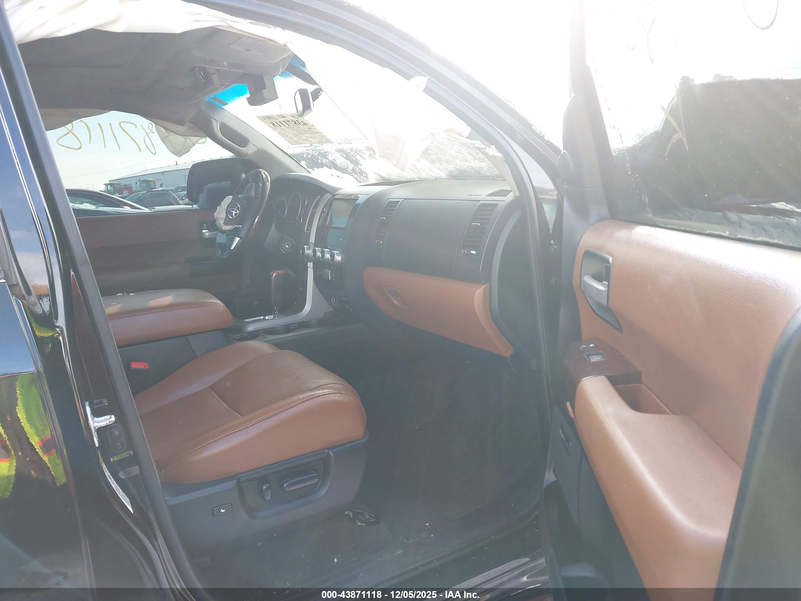 TOYOTA SEQUOIA image 5
