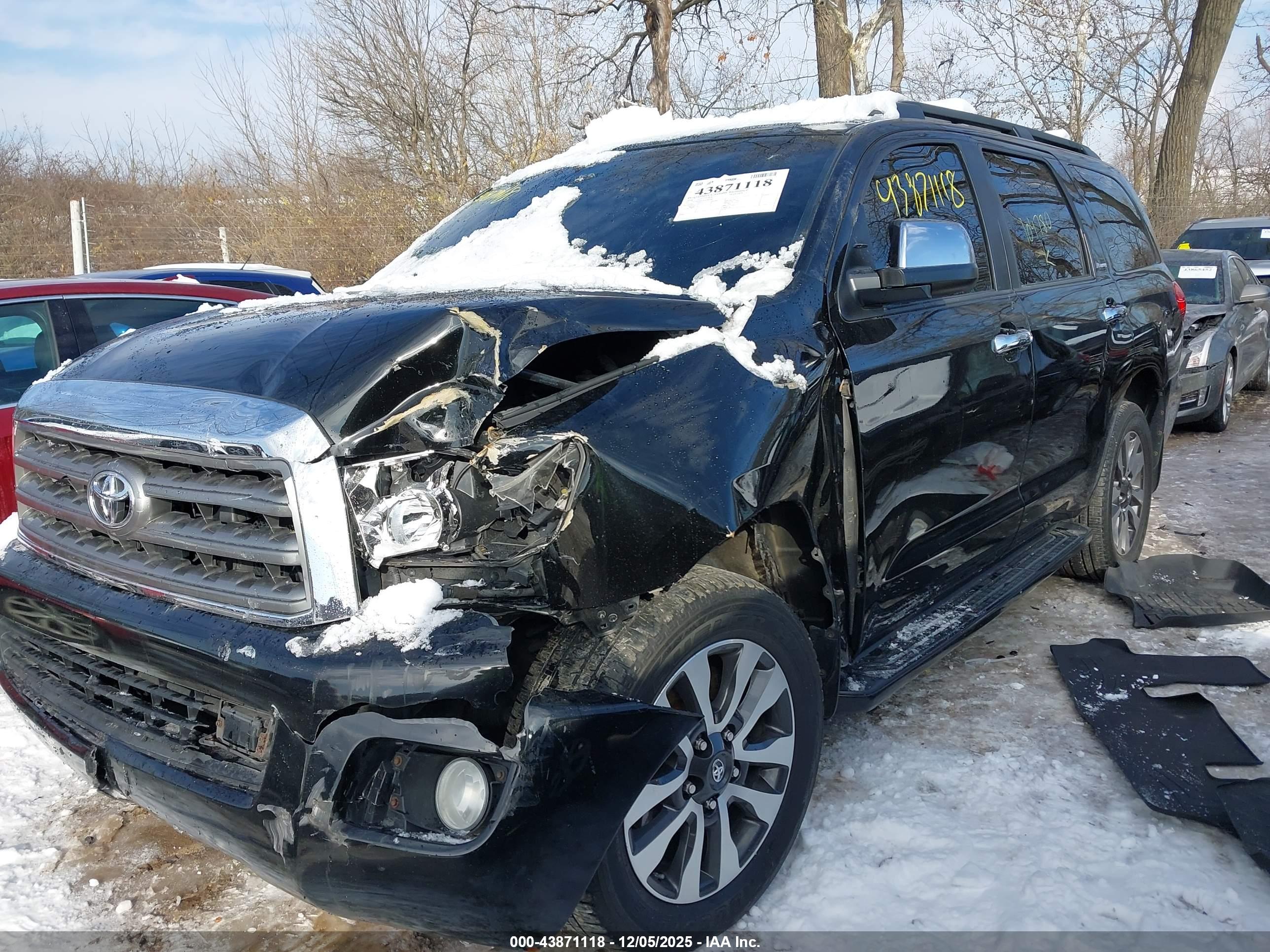 TOYOTA SEQUOIA image 6
