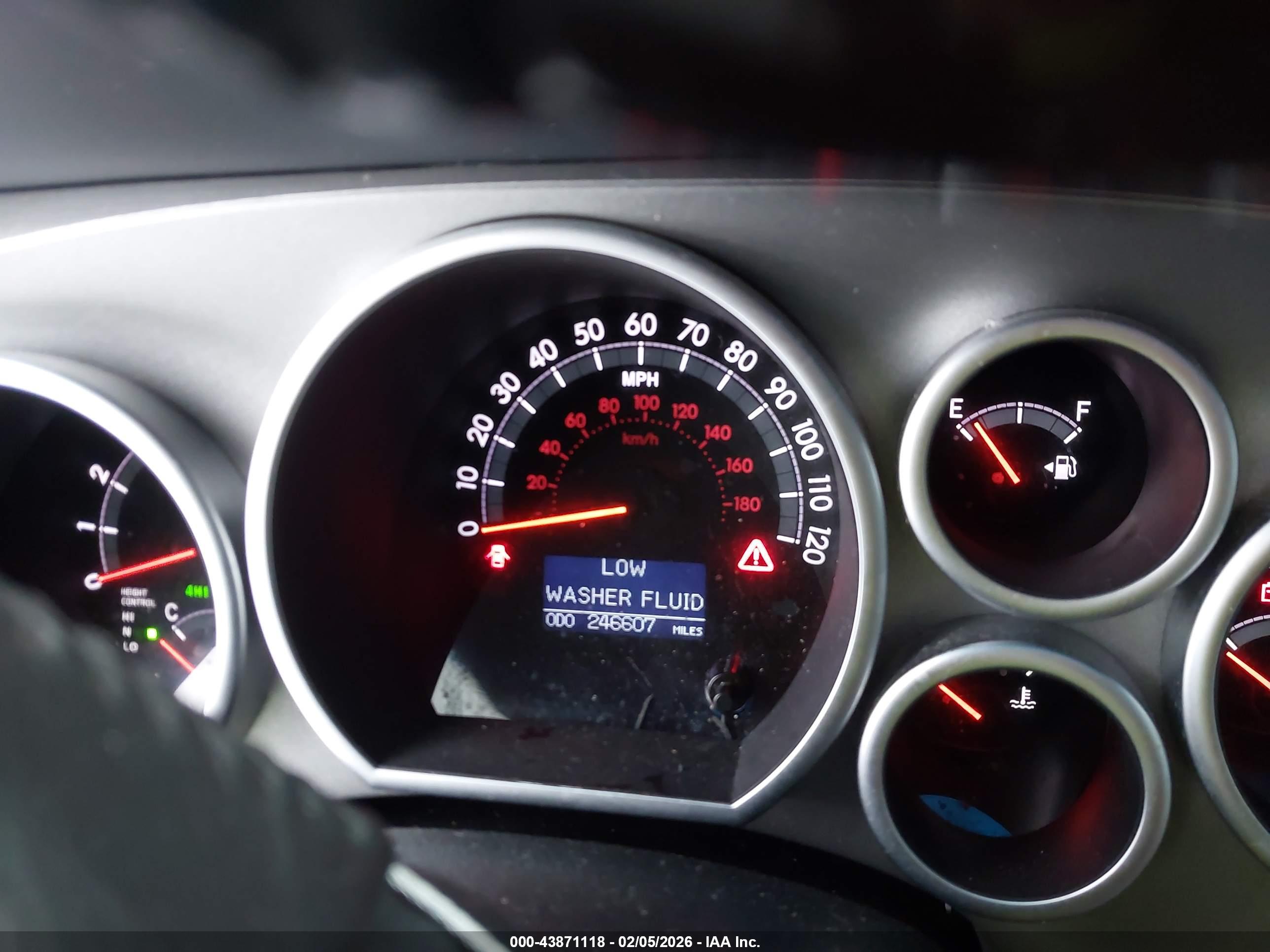 TOYOTA SEQUOIA image 7