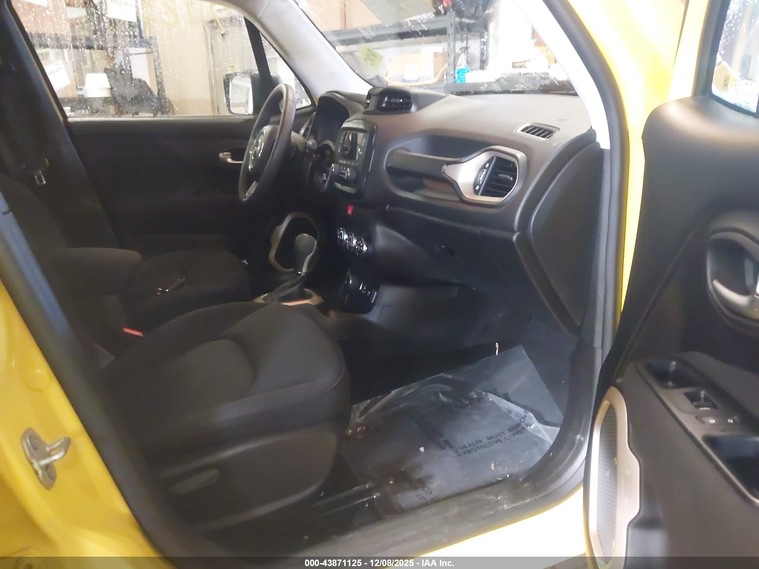 JEEP RENEGADE image 5