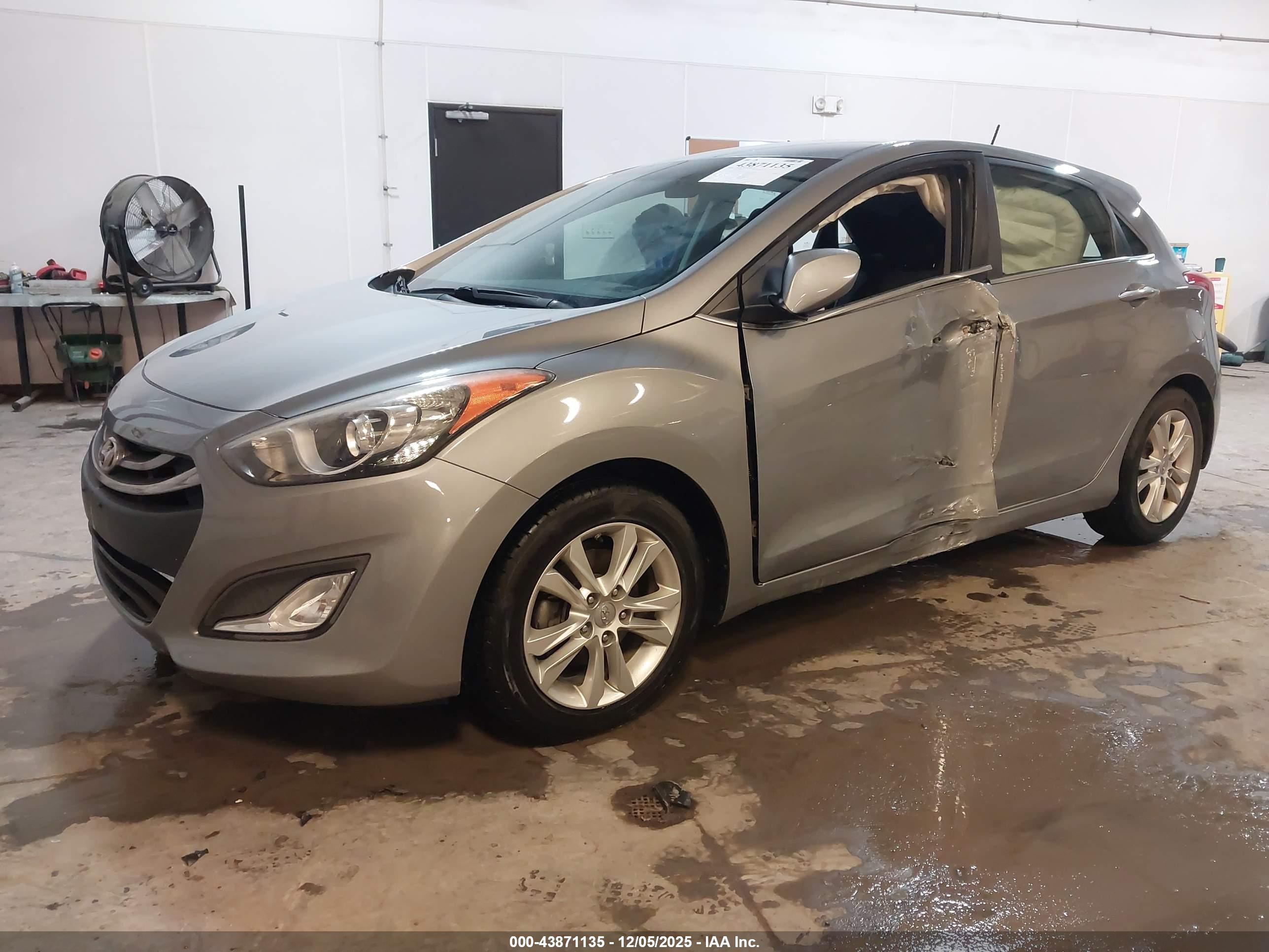 HYUNDAI ELANTRA image 2