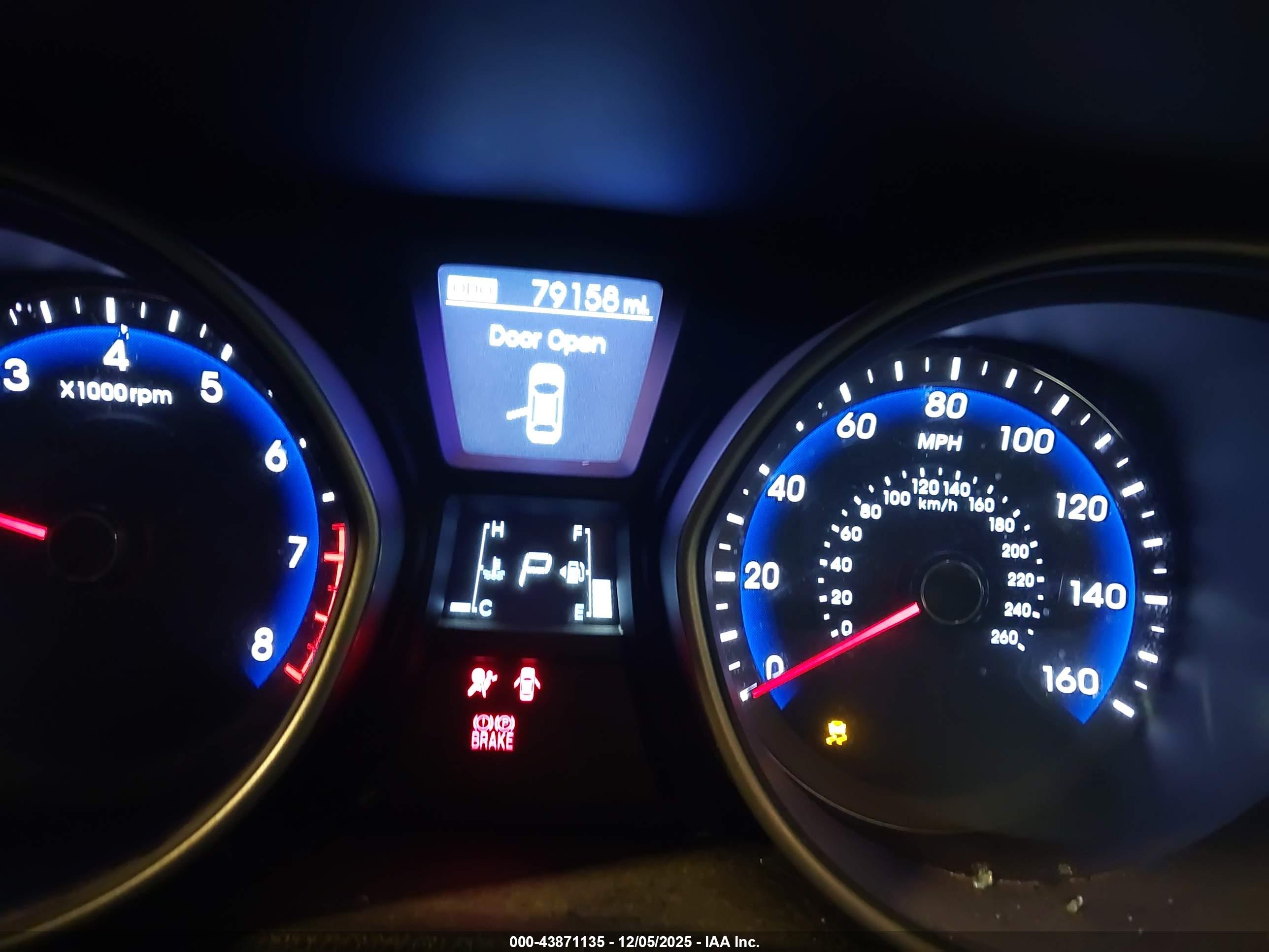 HYUNDAI ELANTRA image 7