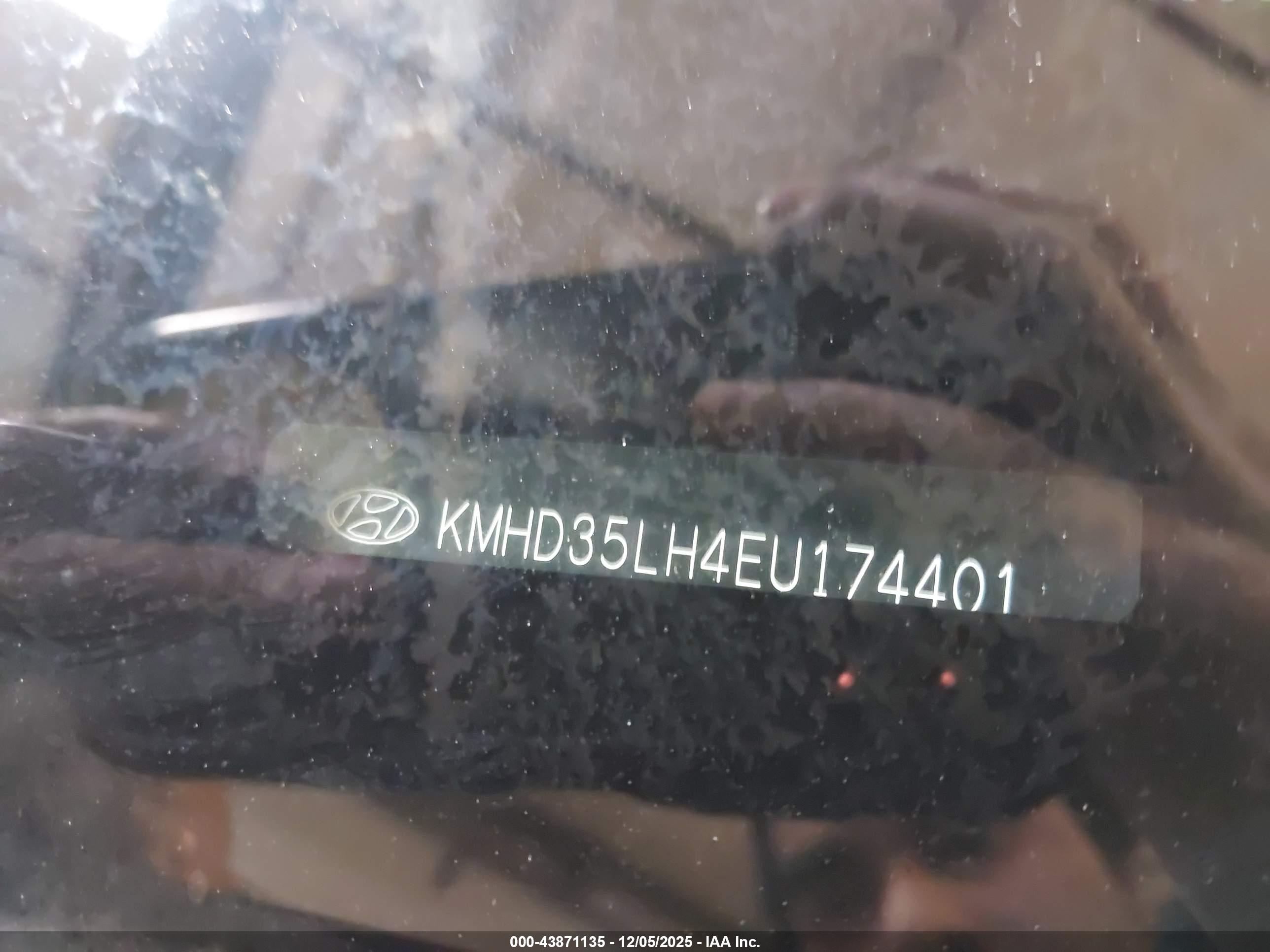 HYUNDAI ELANTRA image 9