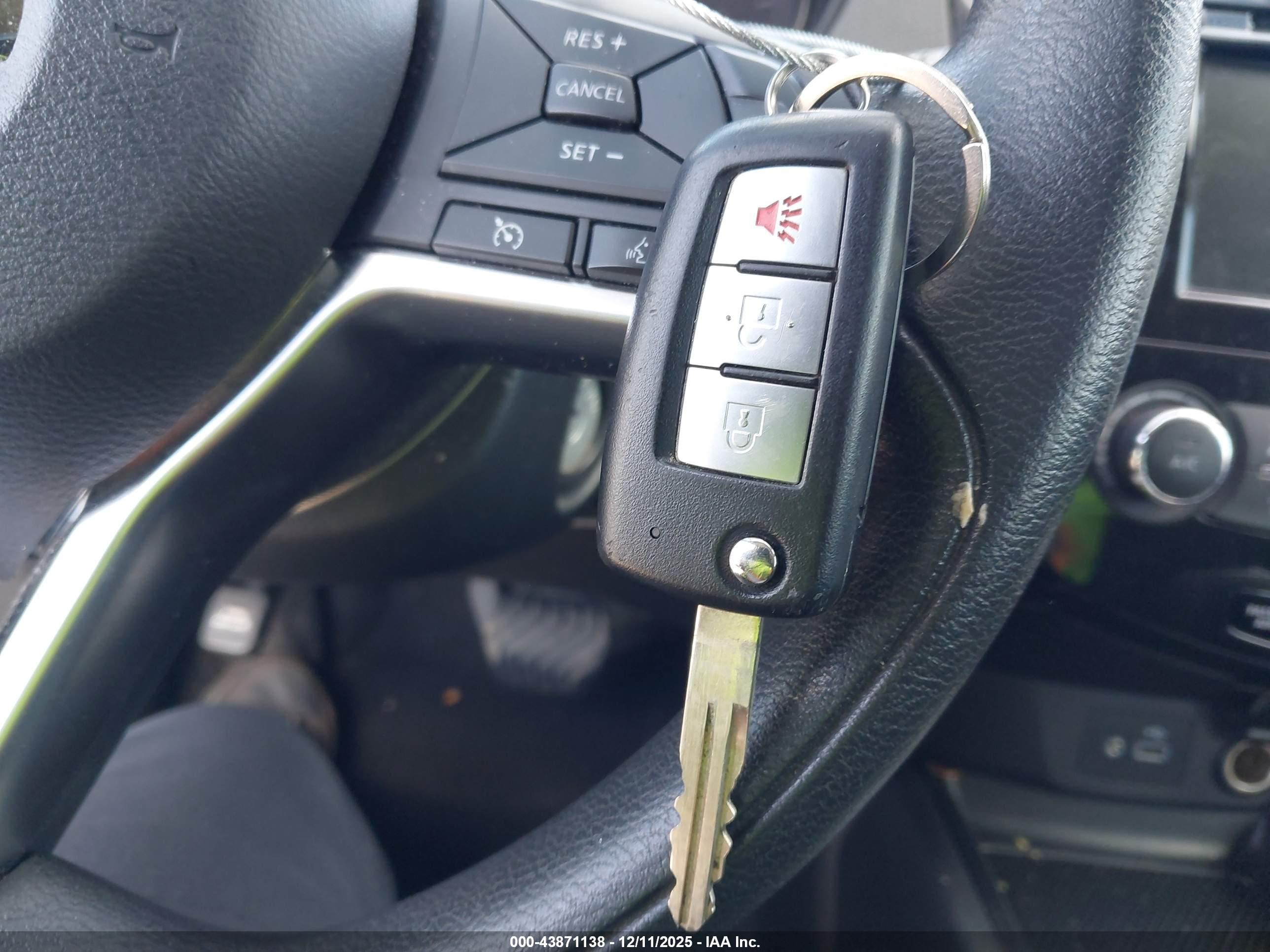 NISSAN ROGUE image 11
