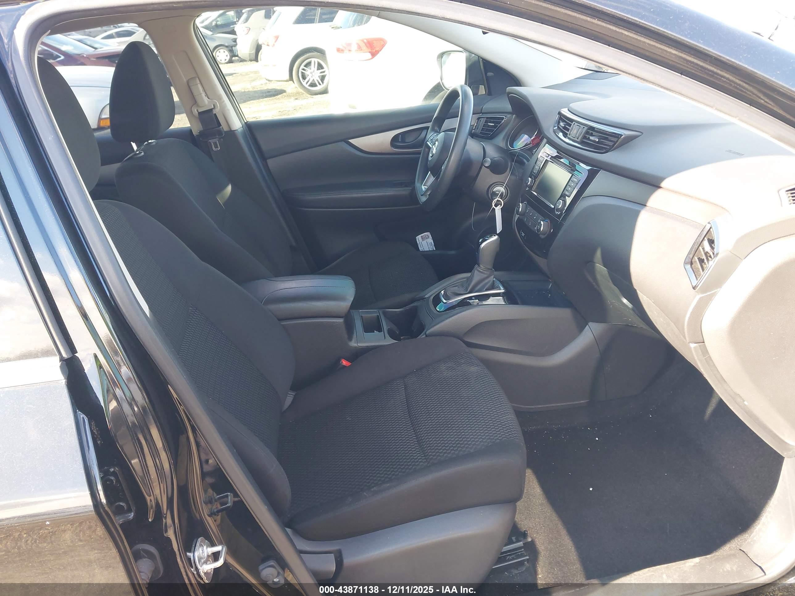 NISSAN ROGUE image 5