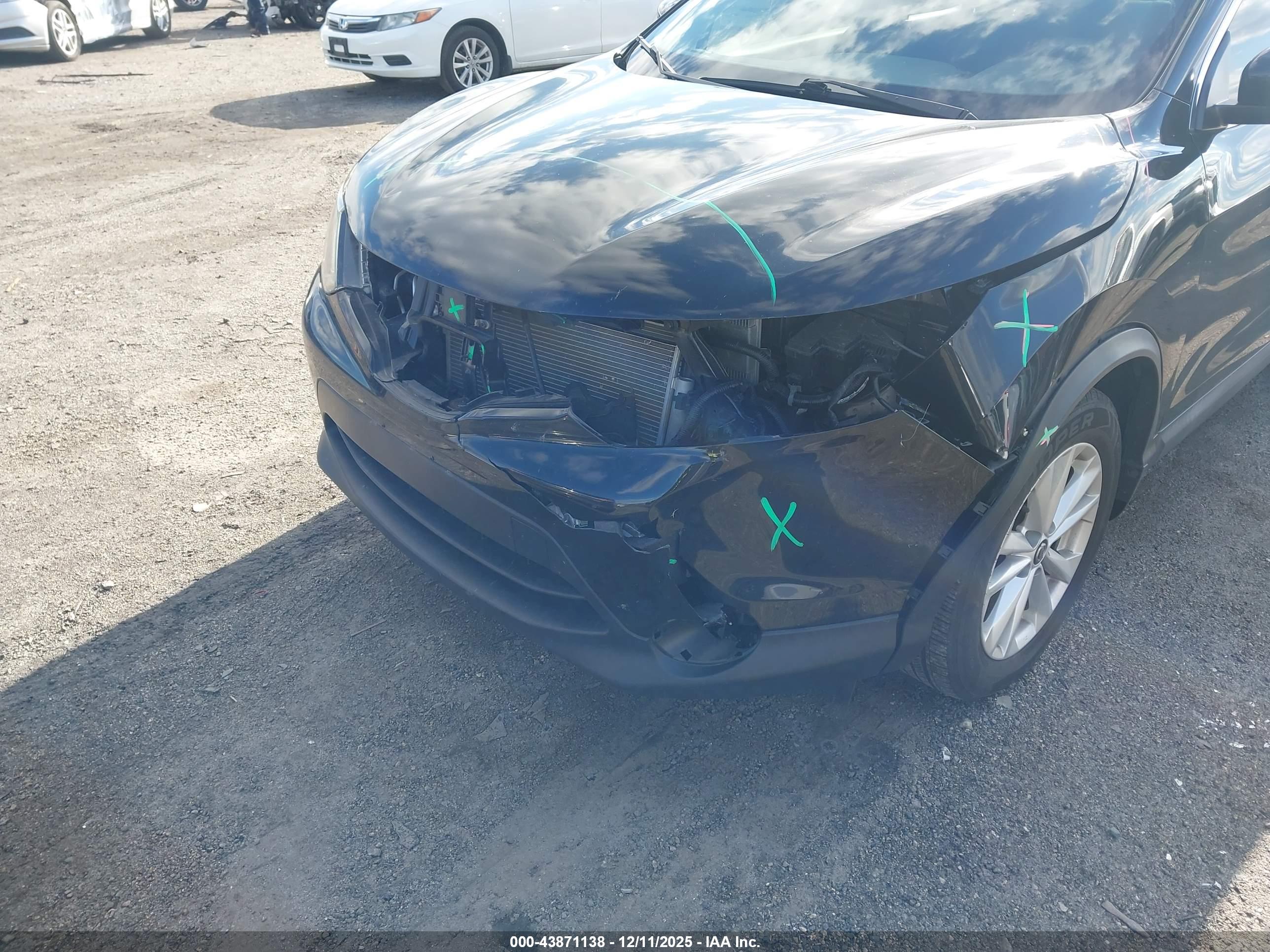 NISSAN ROGUE image 6