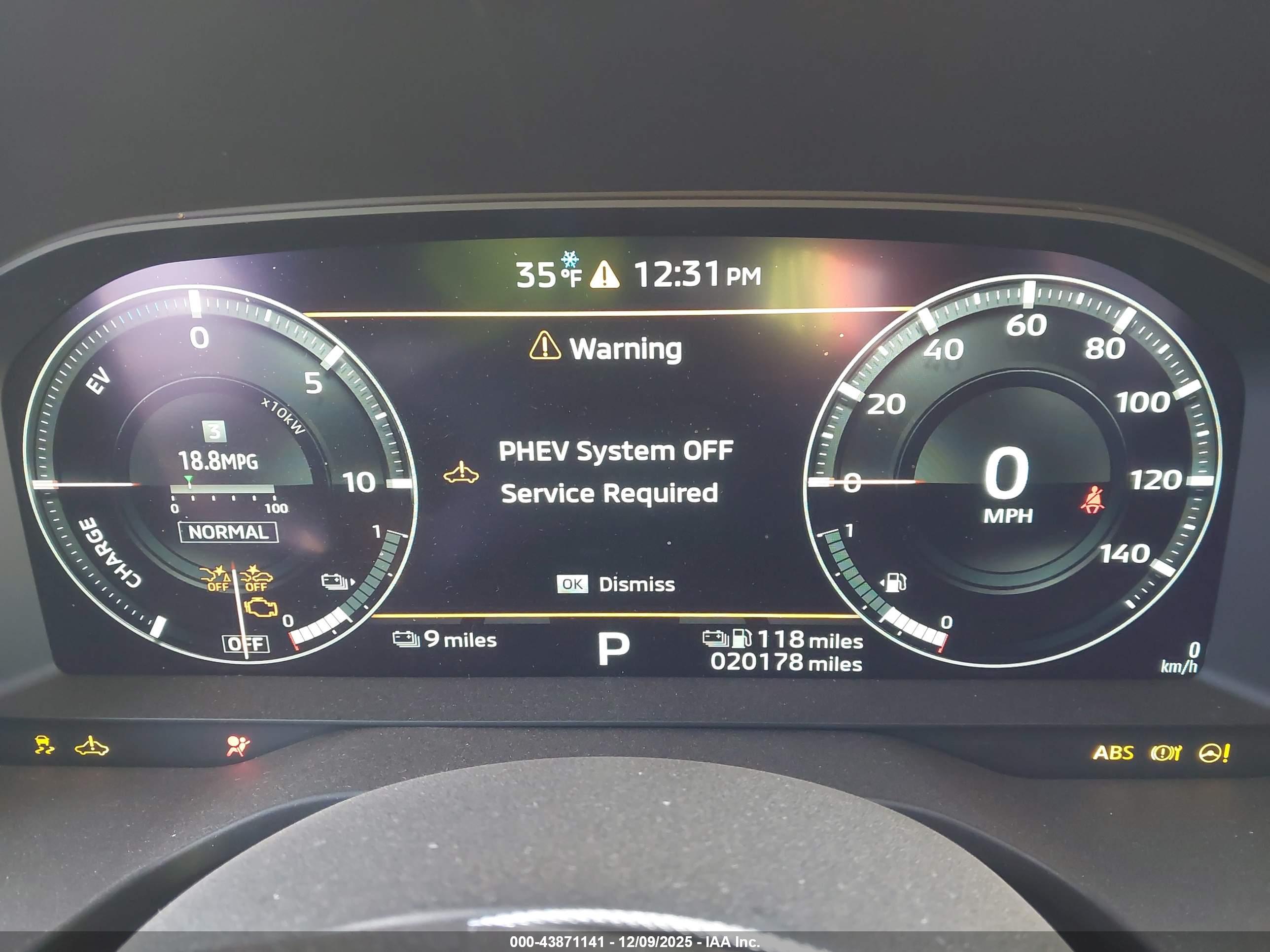 MITSUBISHI OUTLANDER image 7