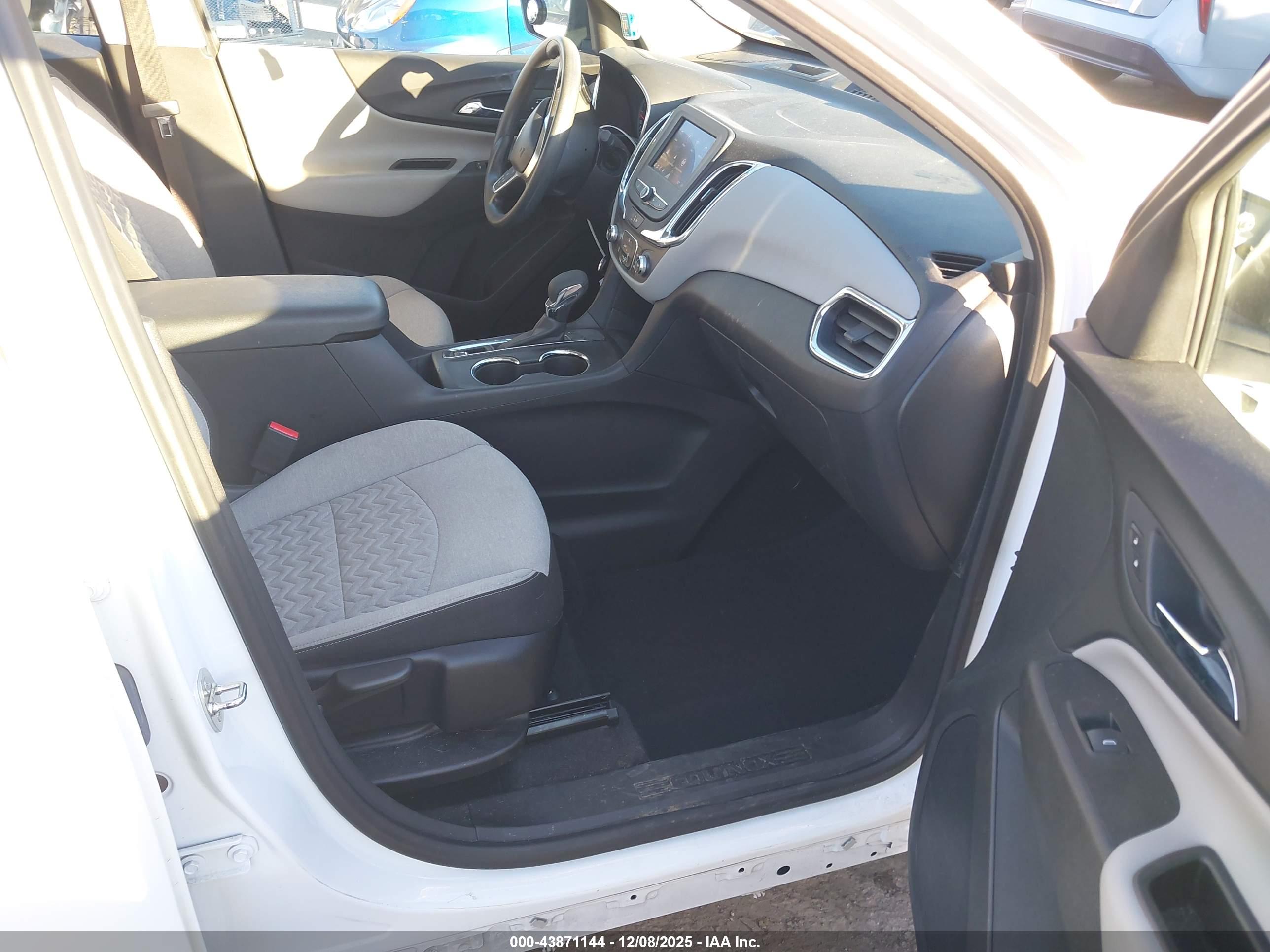 CHEVROLET EQUINOX image 5
