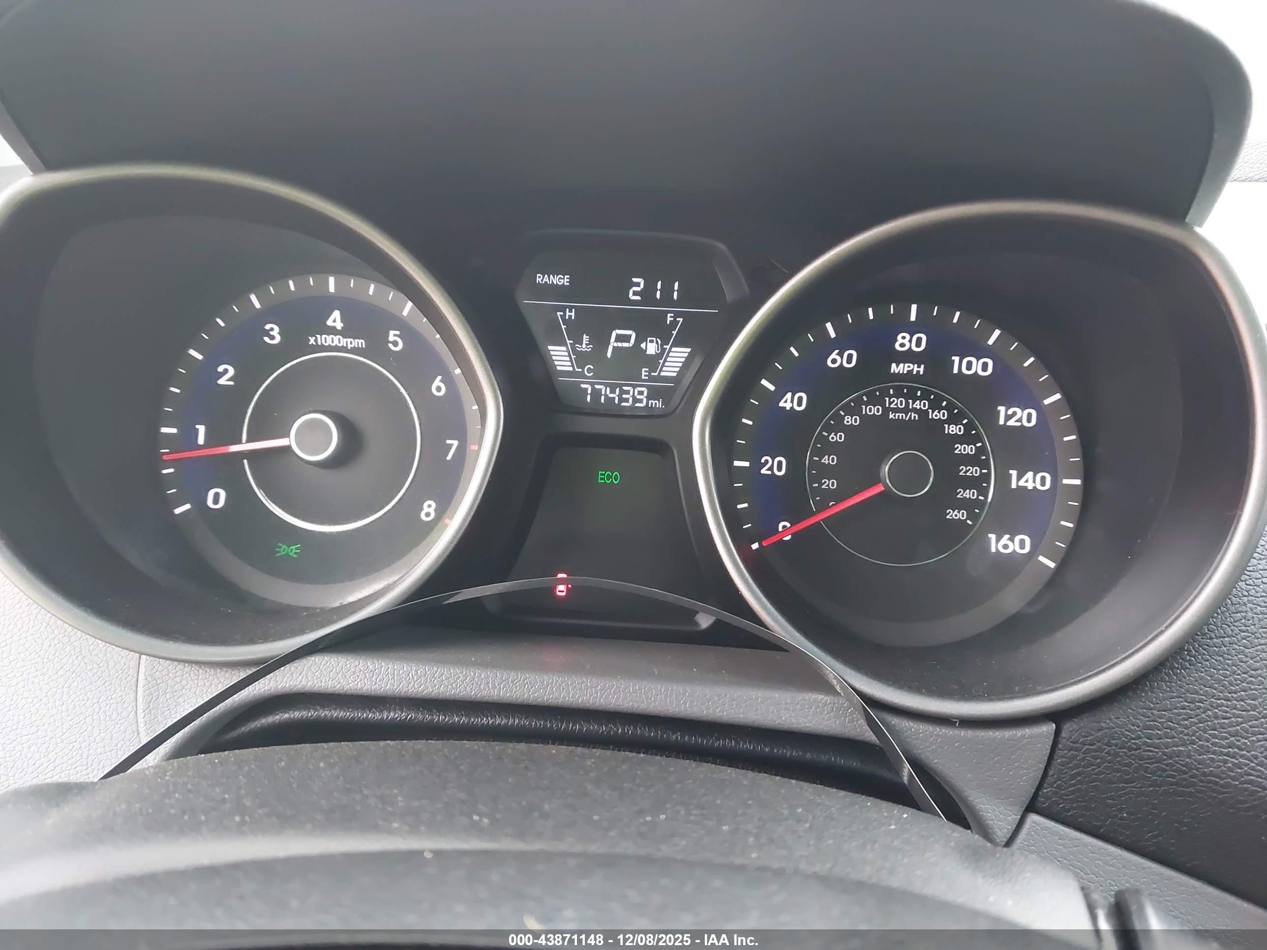 HYUNDAI ELANTRA image 7