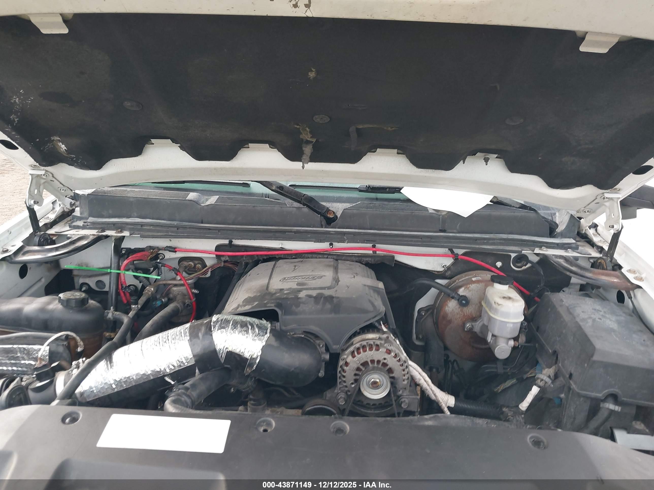 CHEVROLET SILVERADO image 10