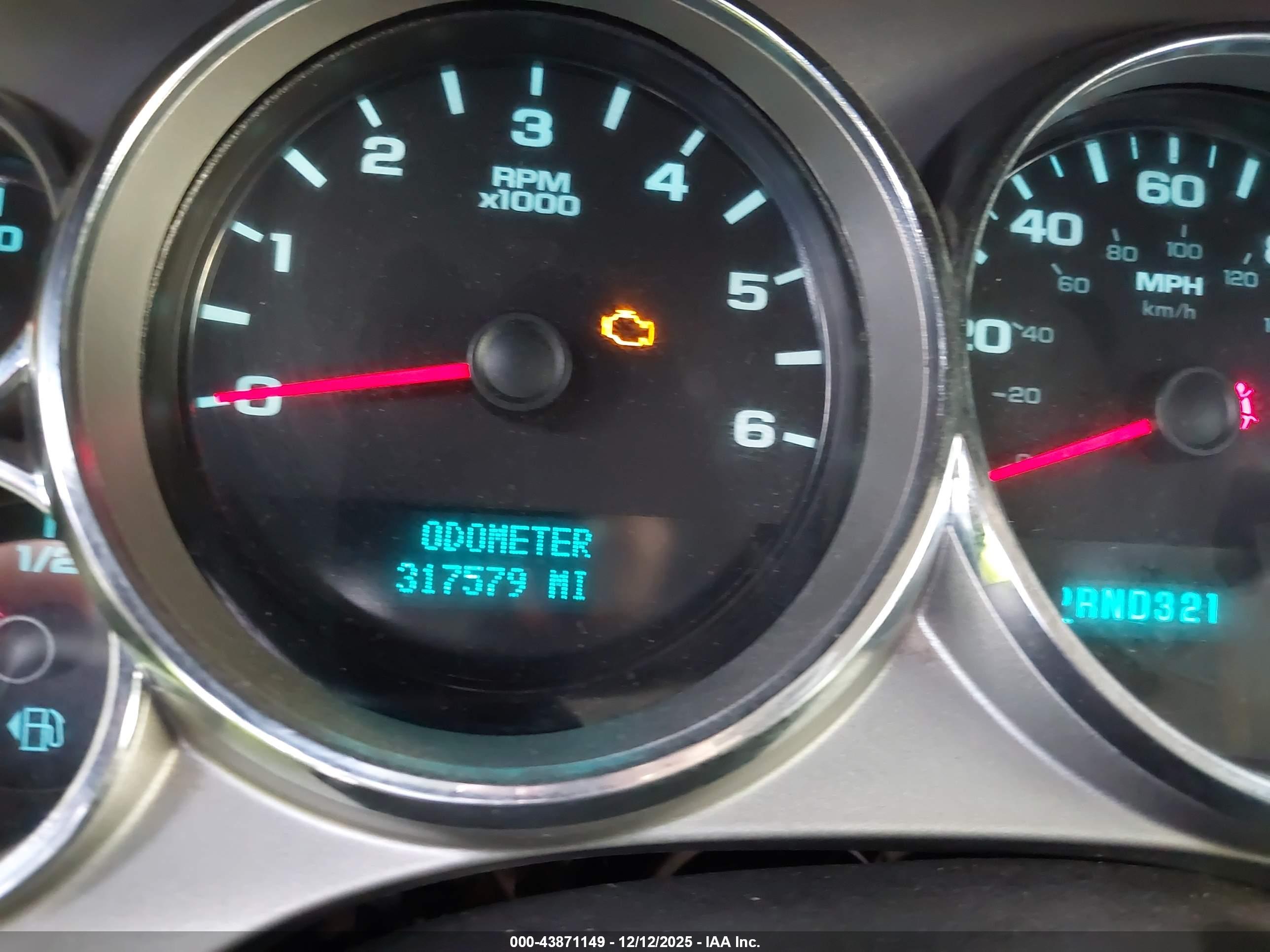 CHEVROLET SILVERADO image 7
