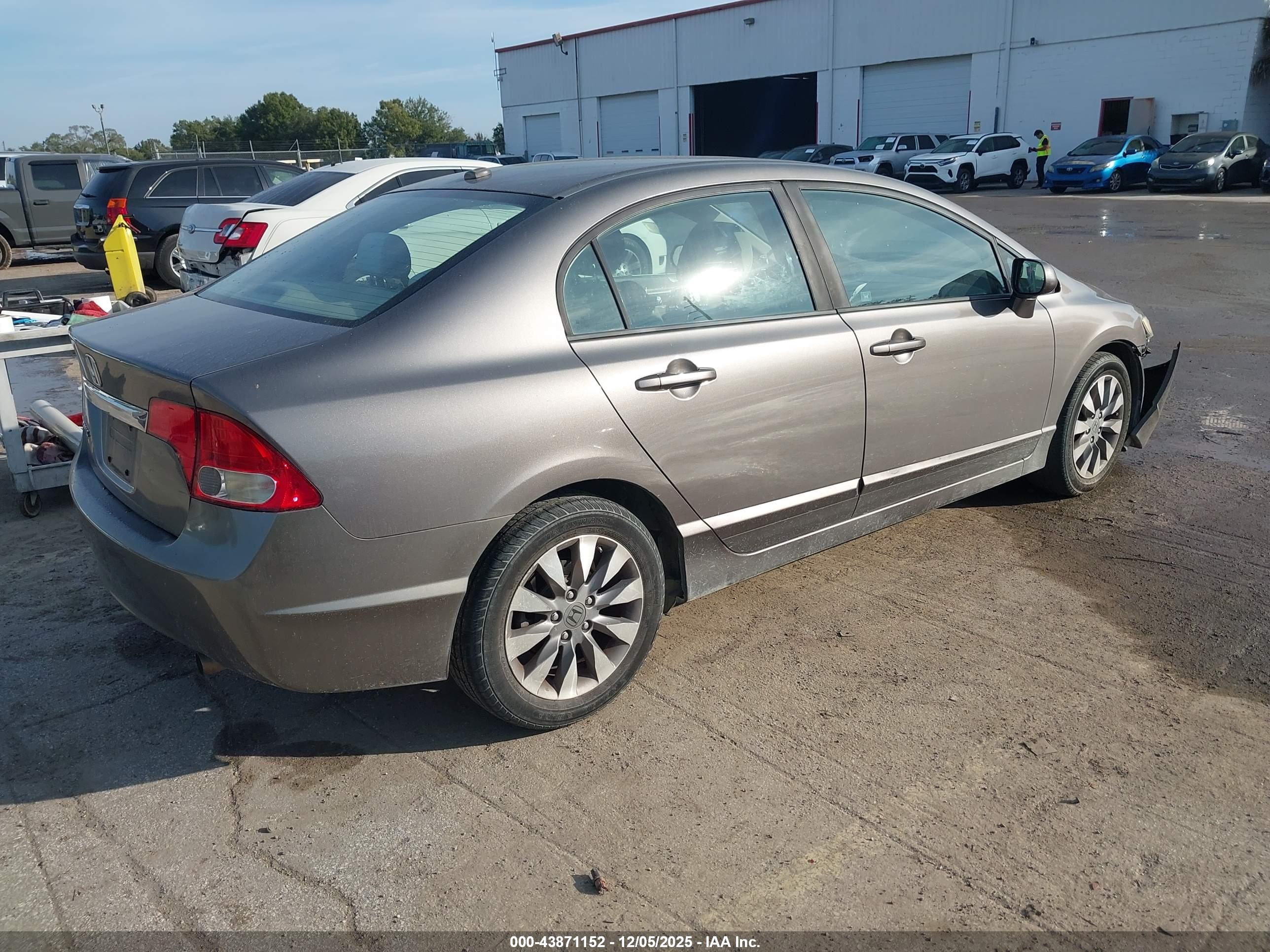HONDA CIVIC image 4