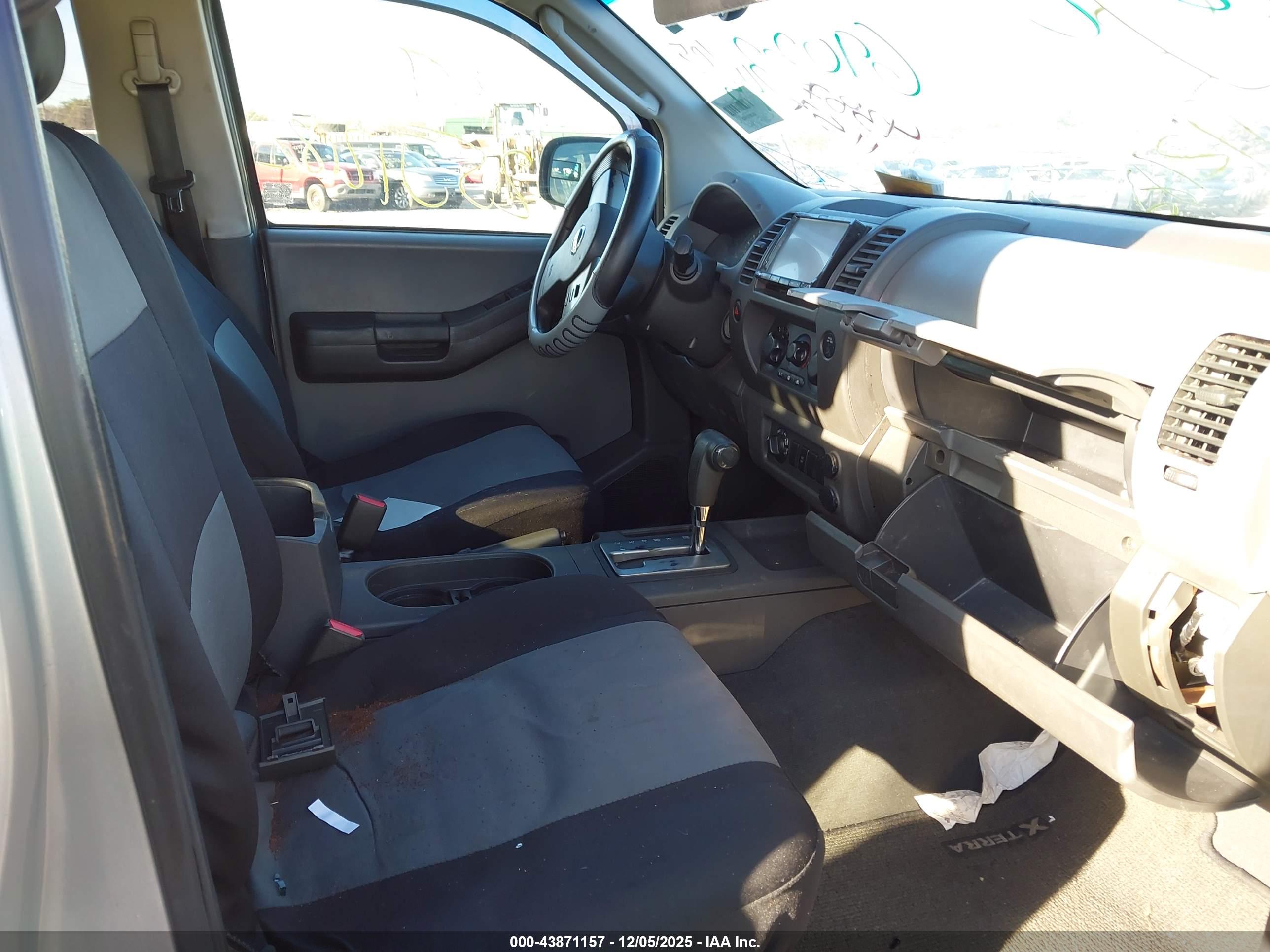 NISSAN XTERRA image 5