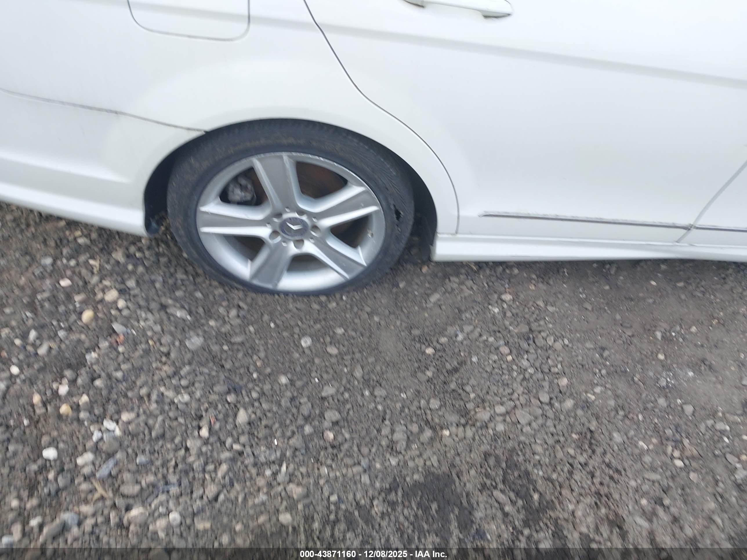 MERCEDES-BENZ C image 6