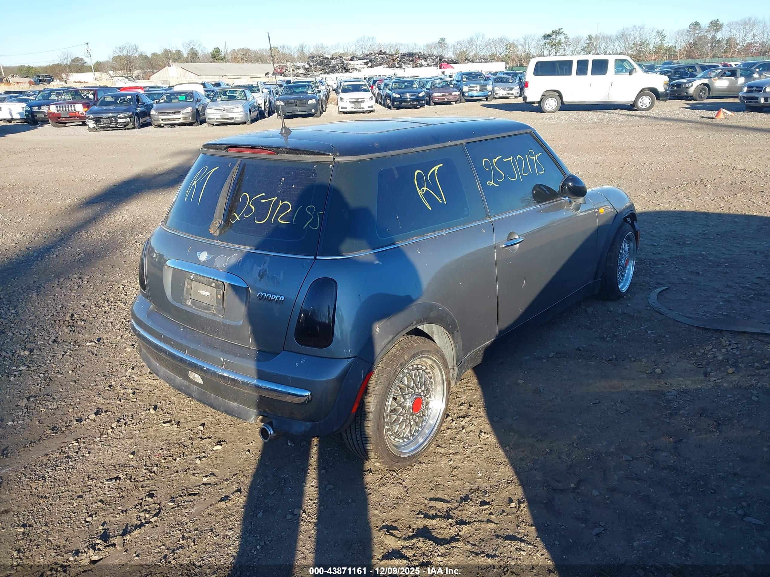 MINI COOPER image 4