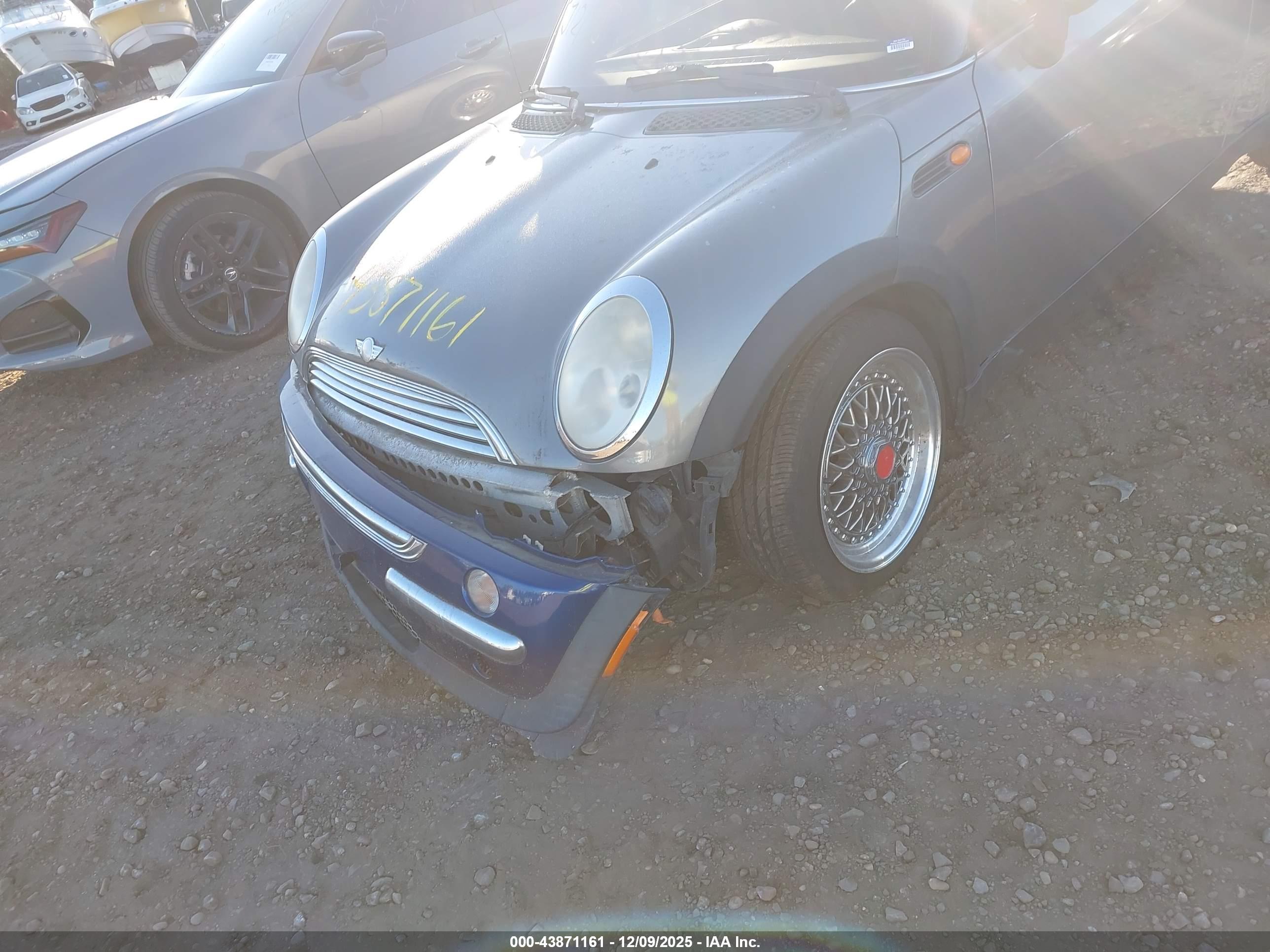 MINI COOPER image 6