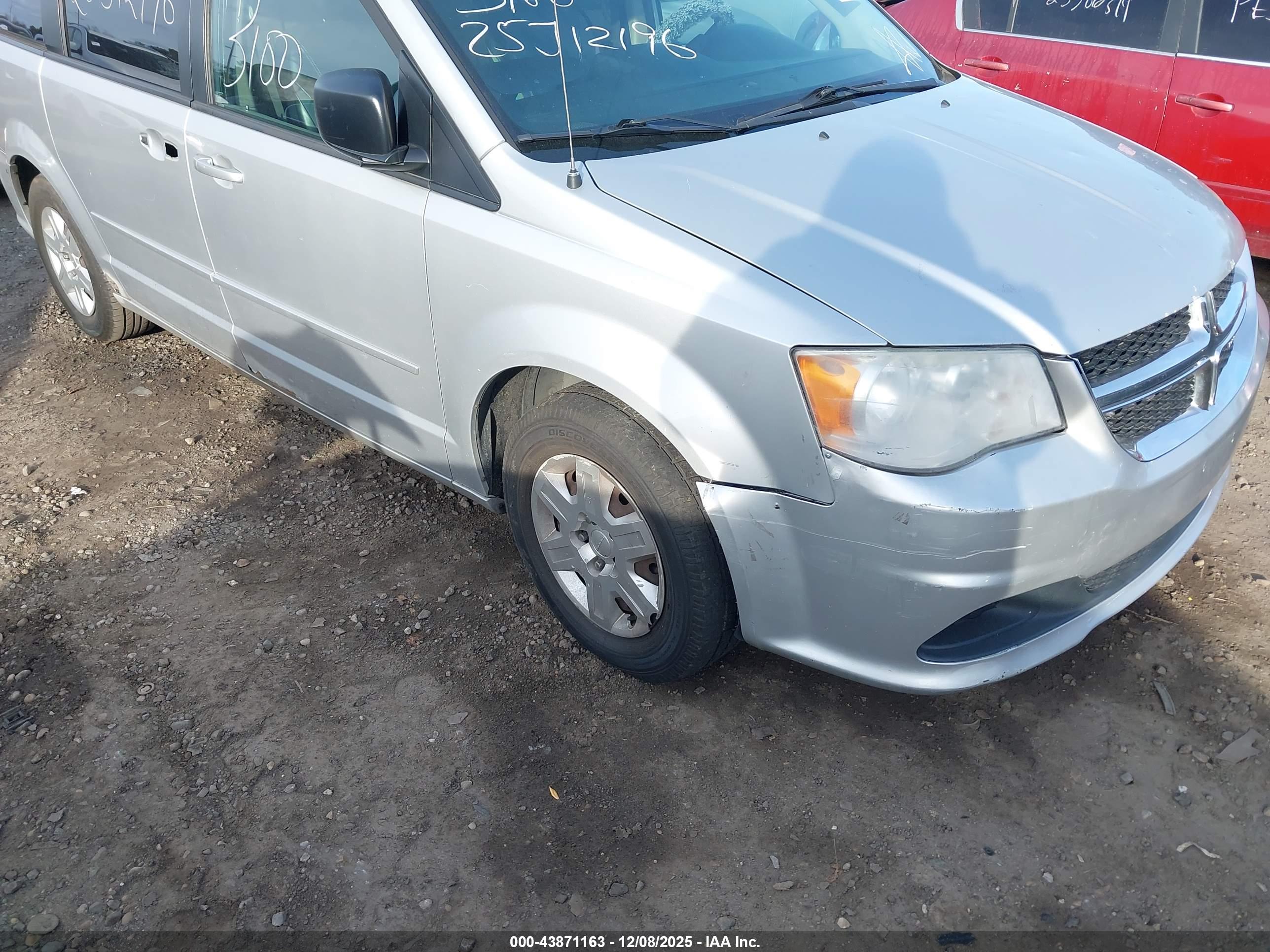 DODGE GRAND image 6
