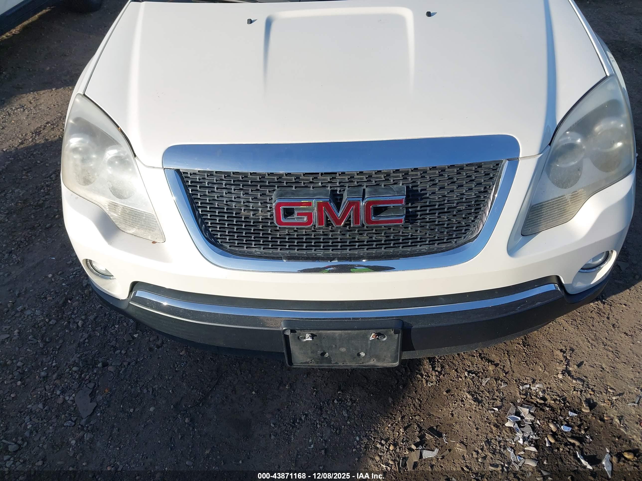 GMC ACADIA image 6