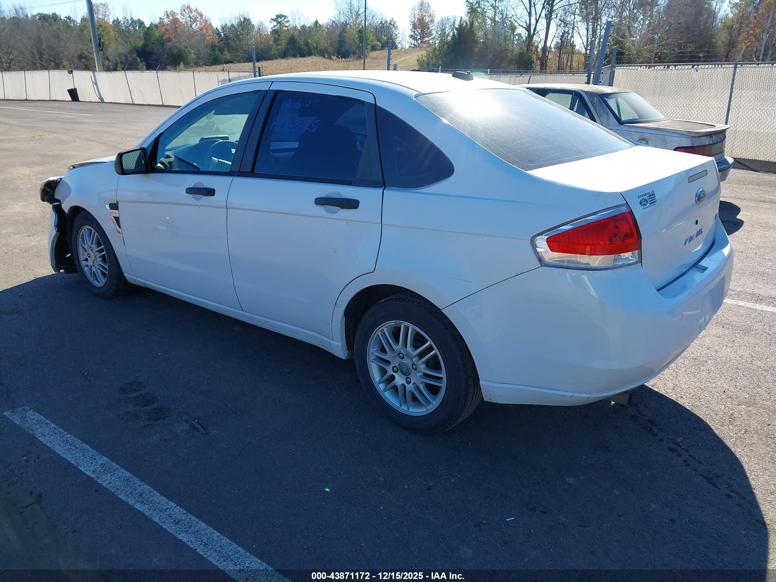 FORD FOCUS image 3