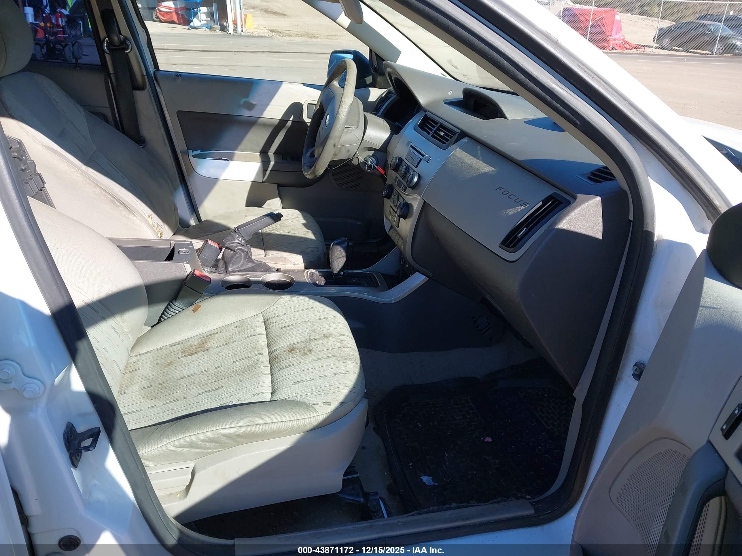FORD FOCUS image 5