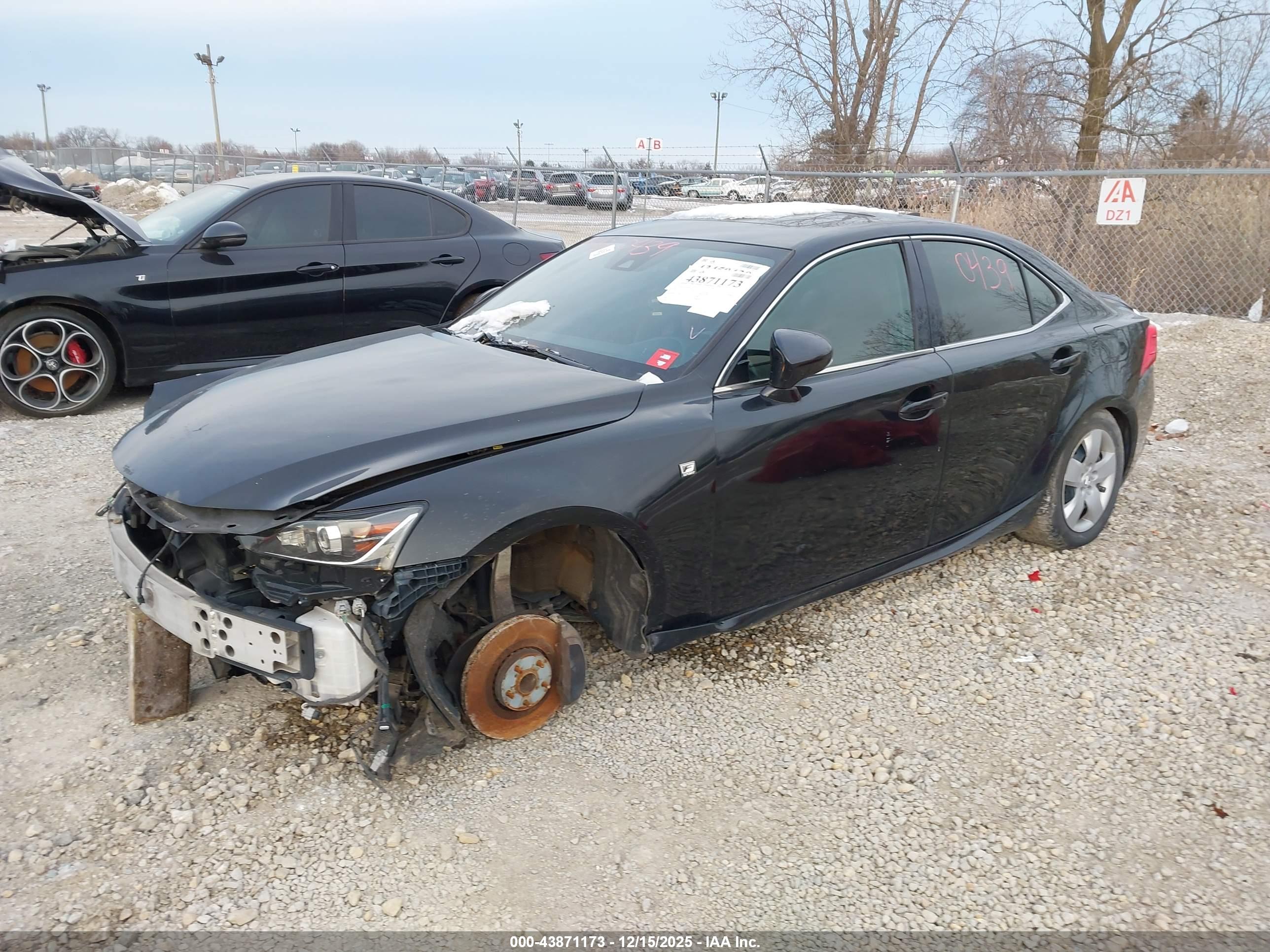 LEXUS IS image 2