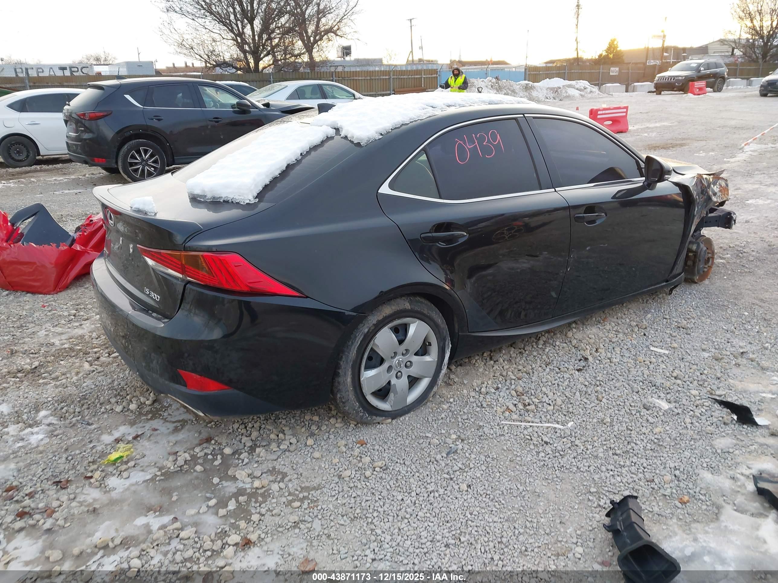 LEXUS IS image 4