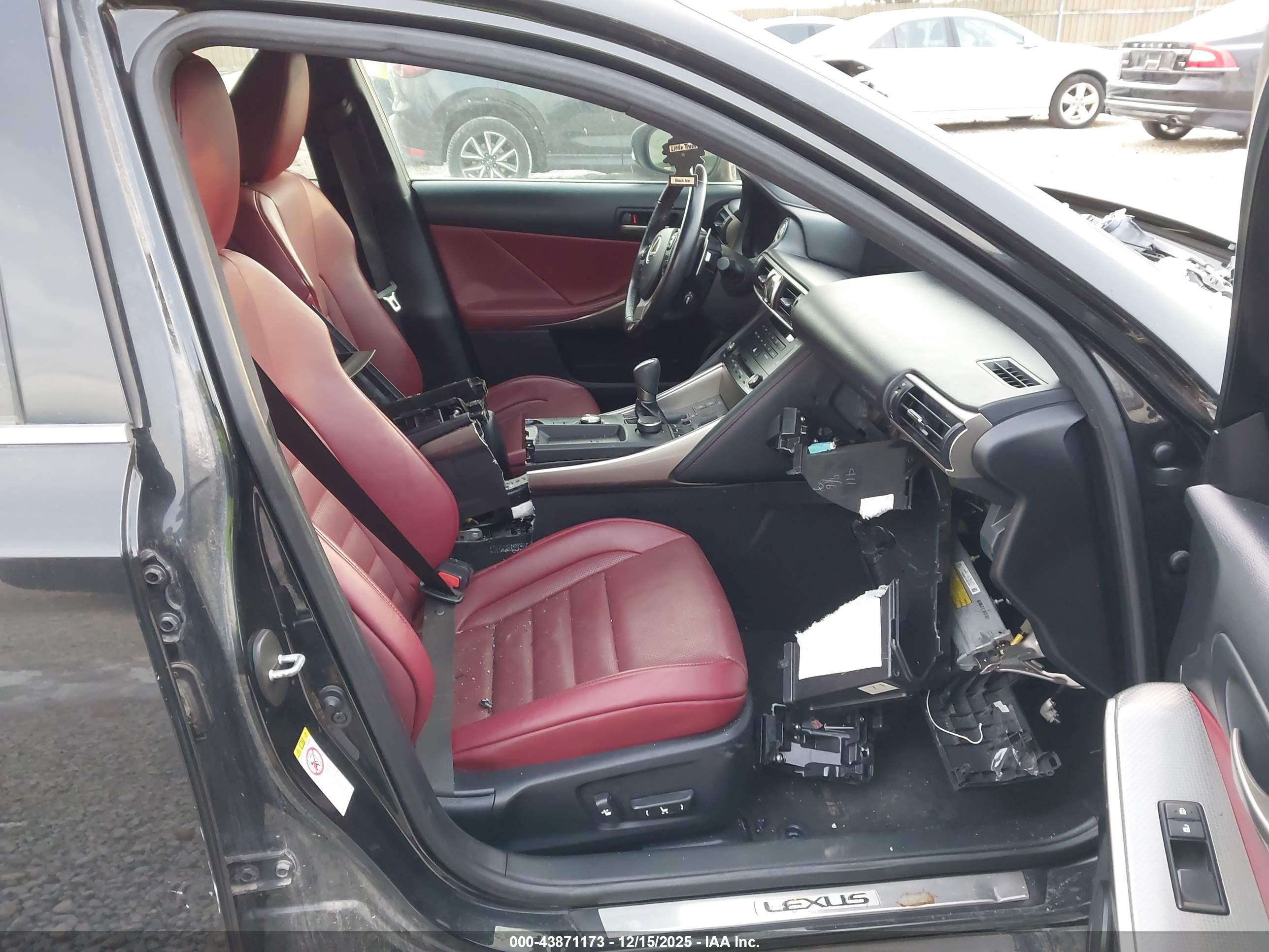 LEXUS IS image 5