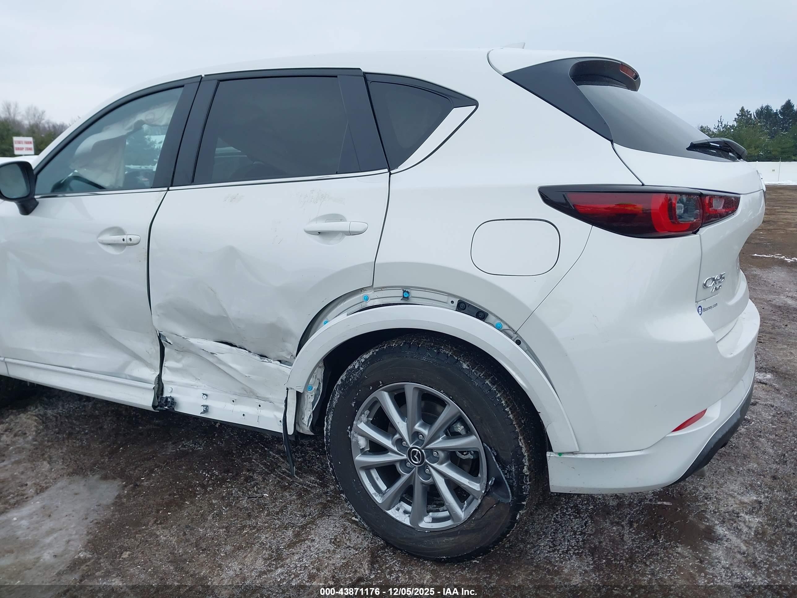 MAZDA CX-5 image 6