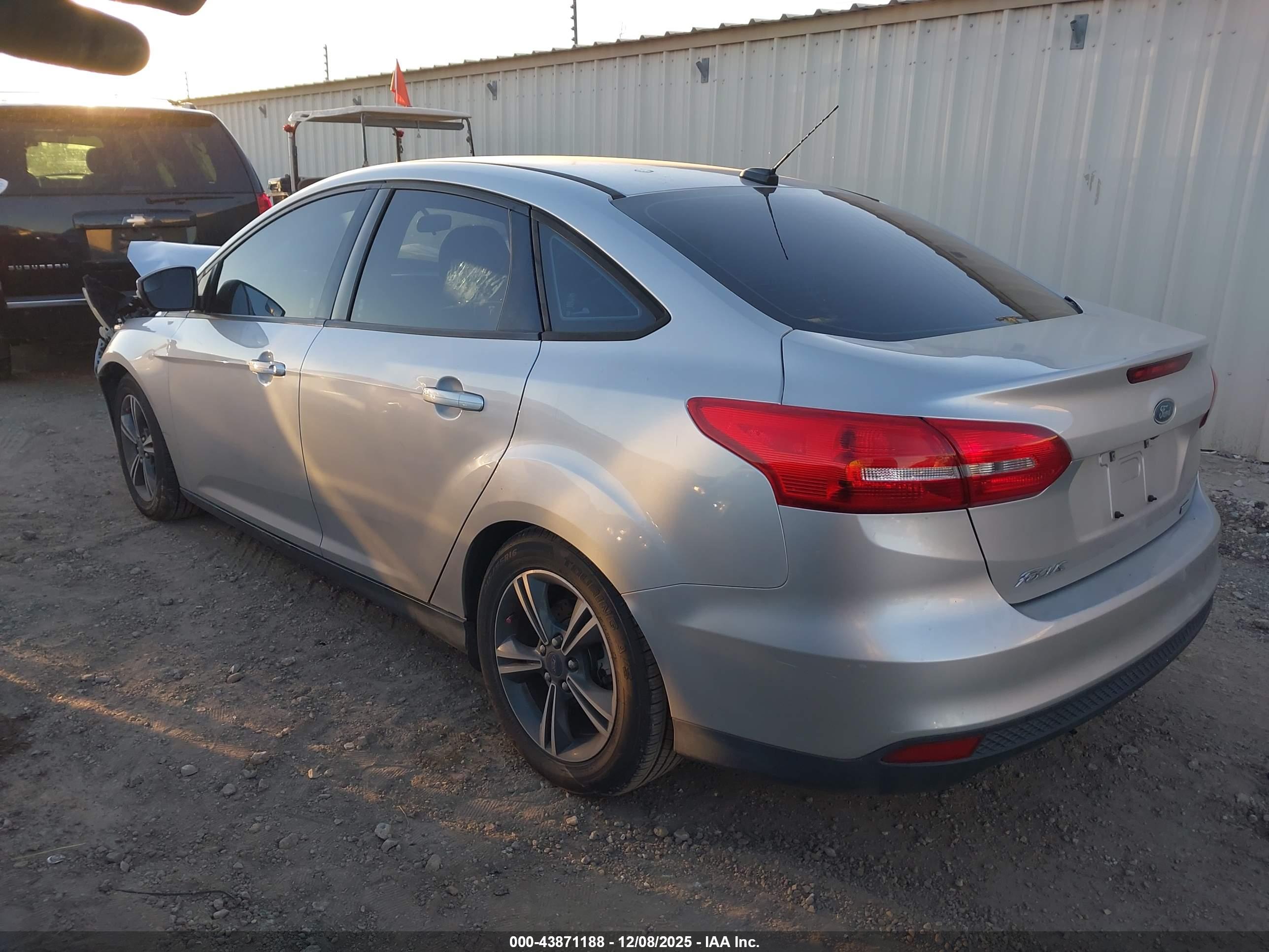 FORD FOCUS image 3
